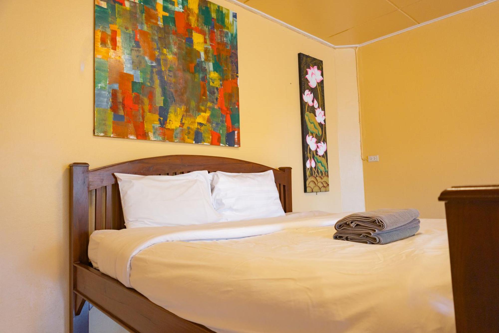 Hotel Go Thapae - โก อินน์​ ท่าแพ Chiang Mai