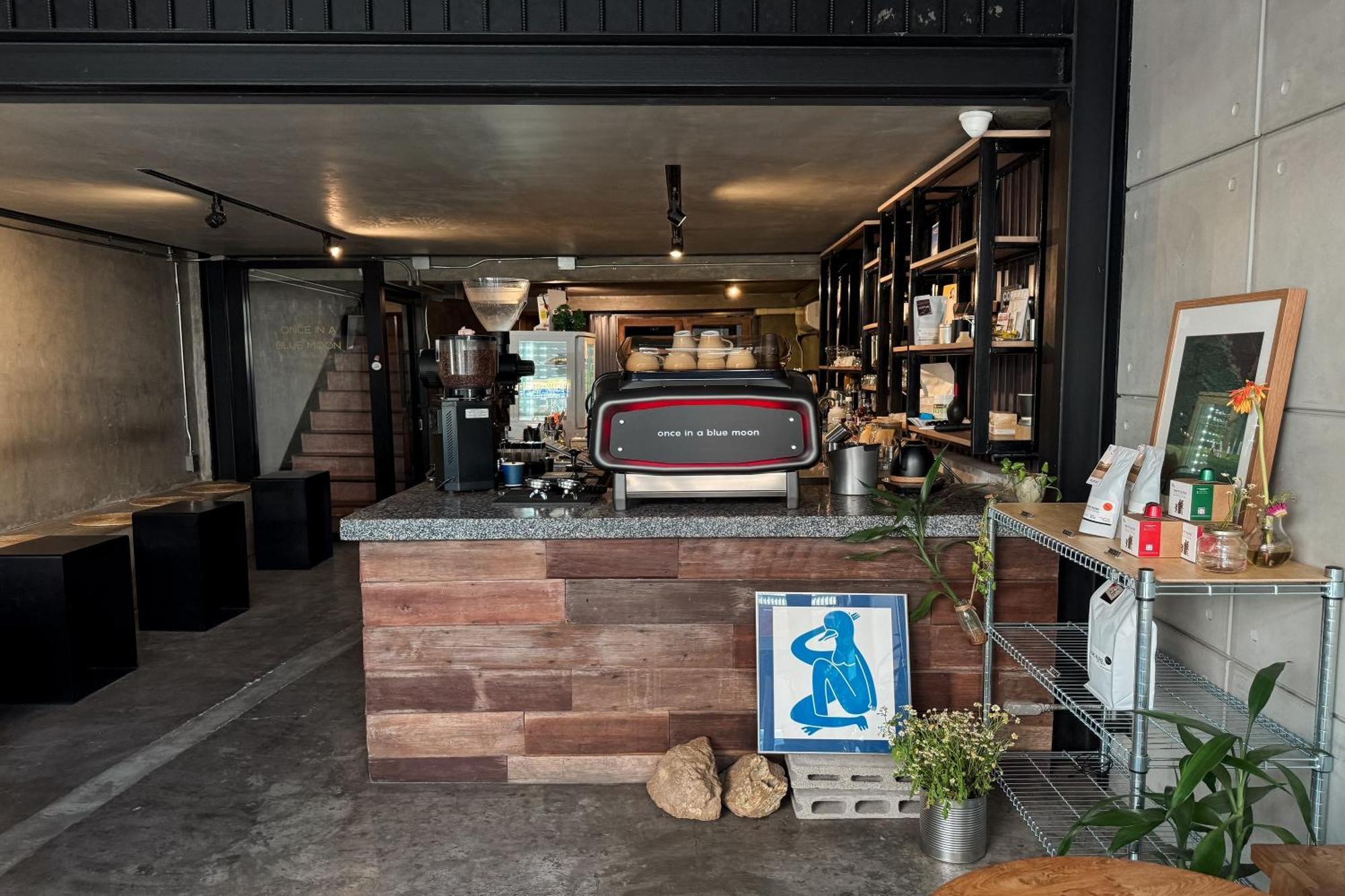 Once In A Blue Moon Cafe And Hostel *