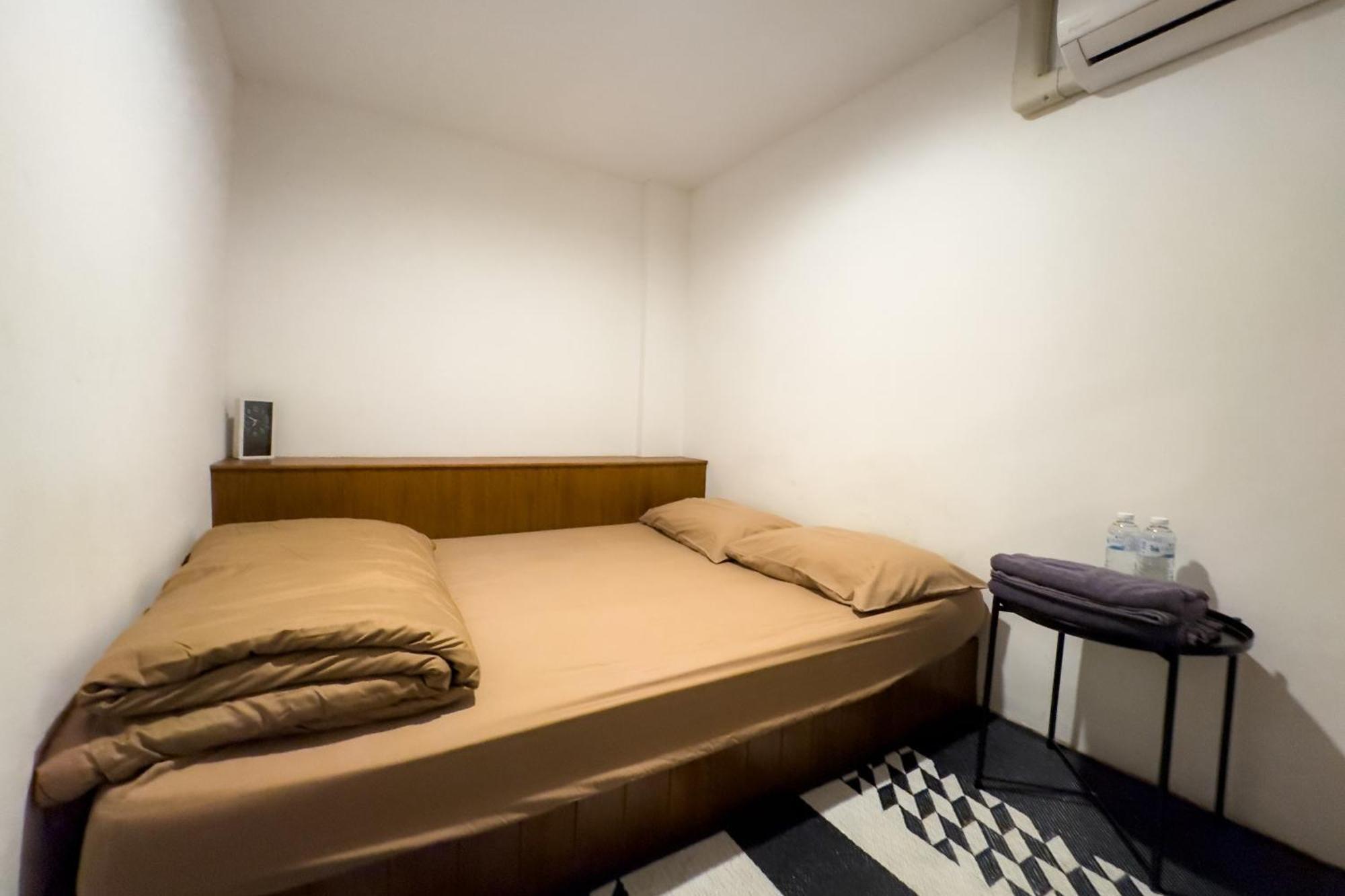 Hostel Once In A Blue Moon Cafe And