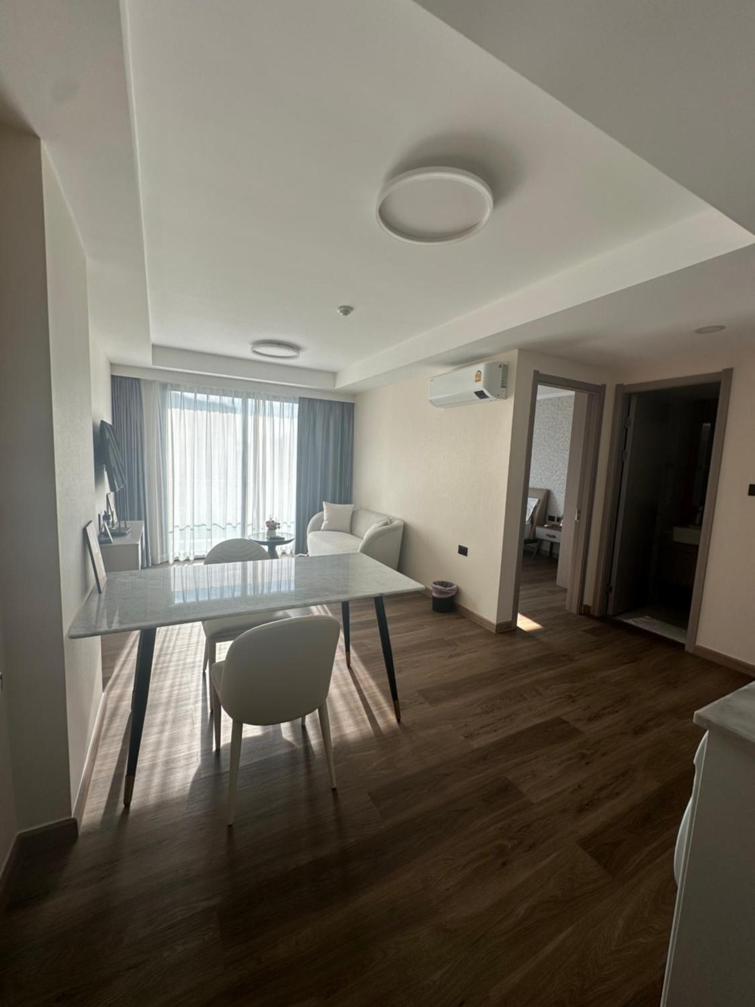 The One Apartment