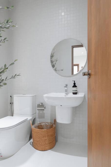 White Wood House In Apartment *