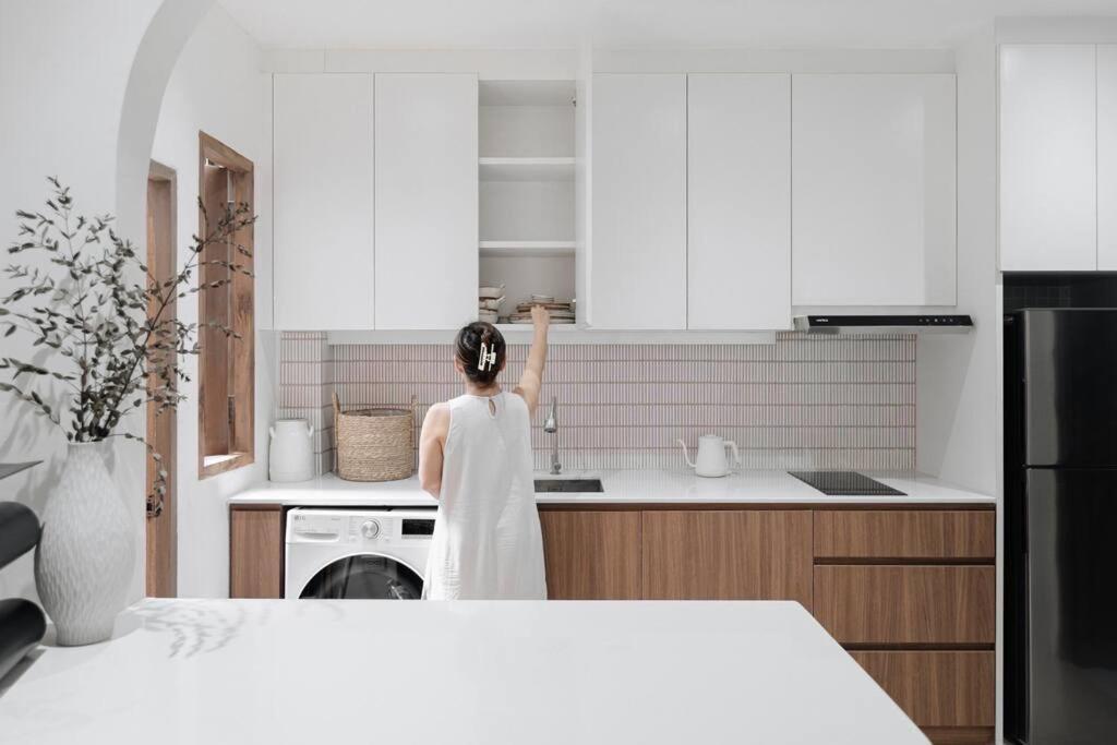 White Wood House In Apartment *