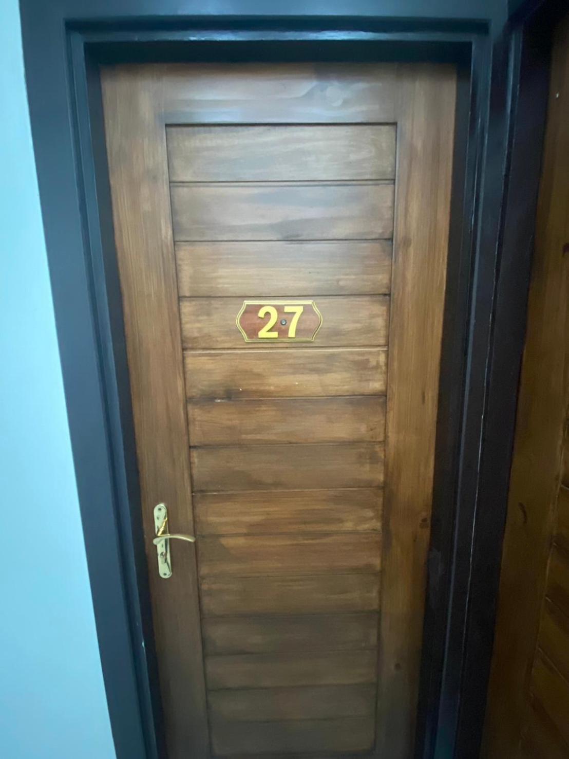 Lemon Hotel