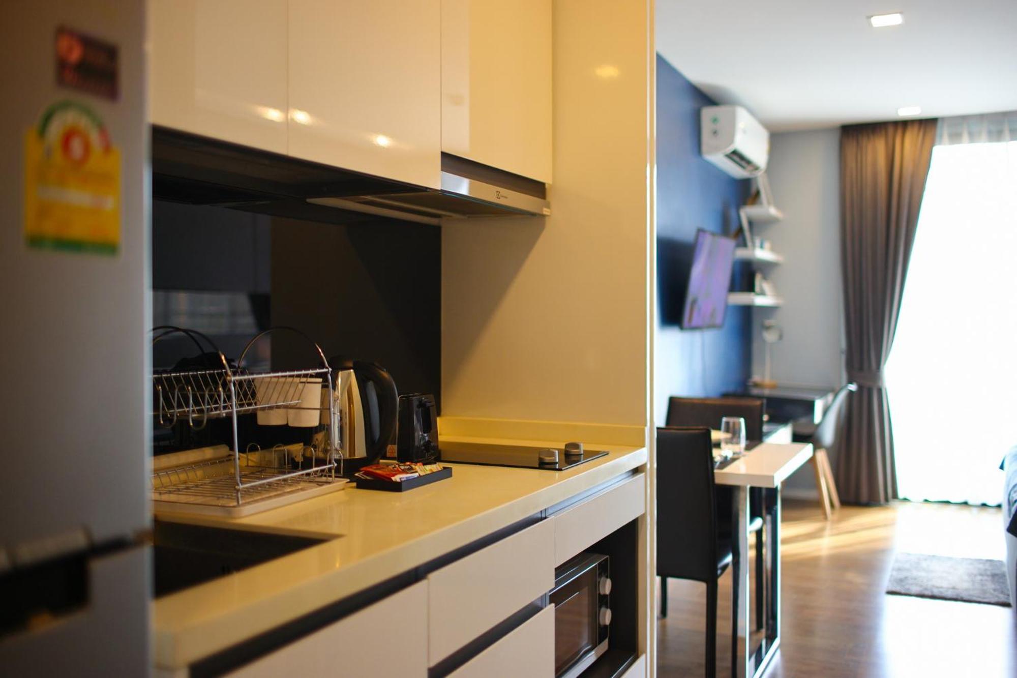 Luxury Modern Garden View Apartment *