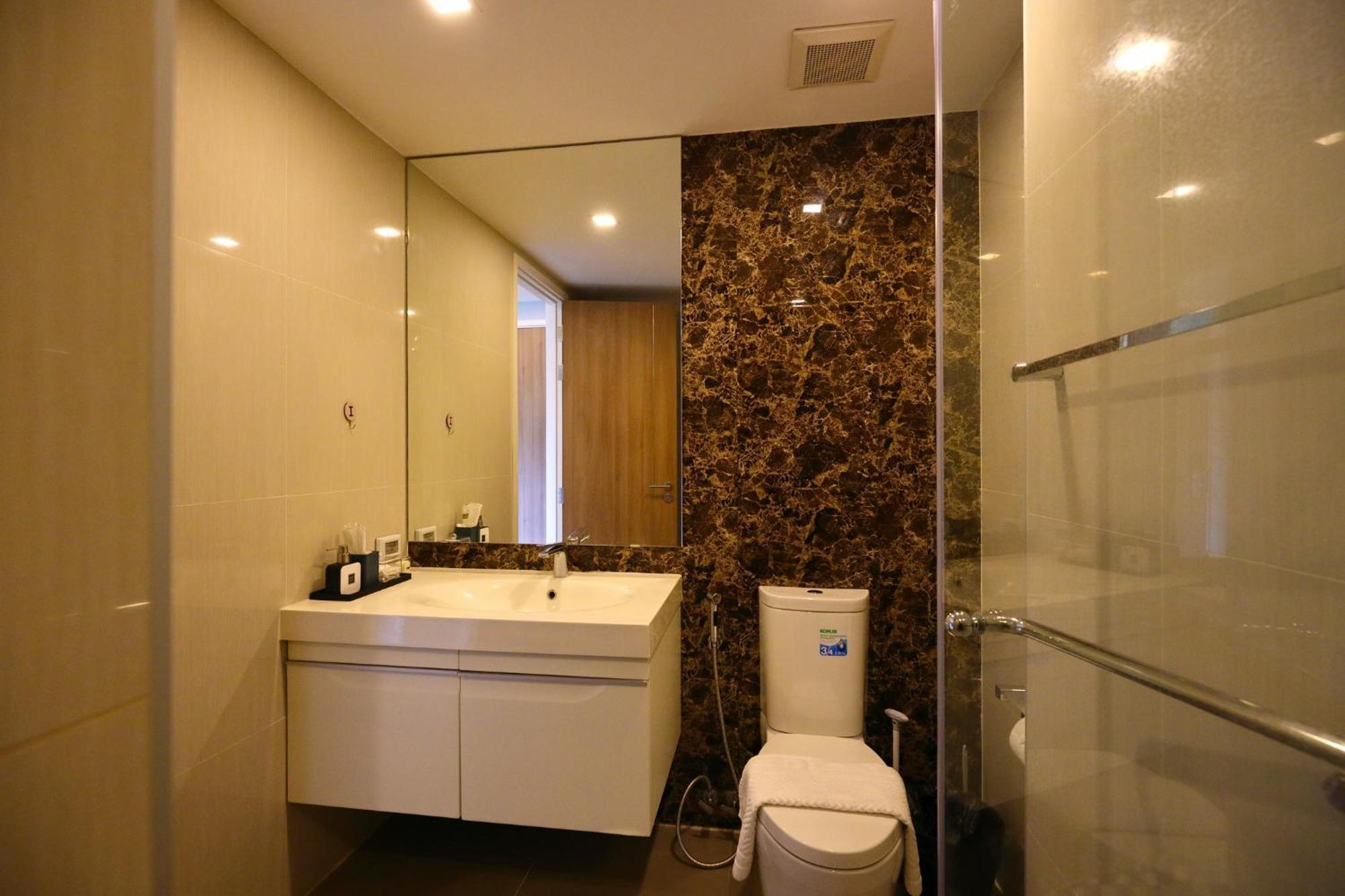 Luxury Modern Garden View Apartment