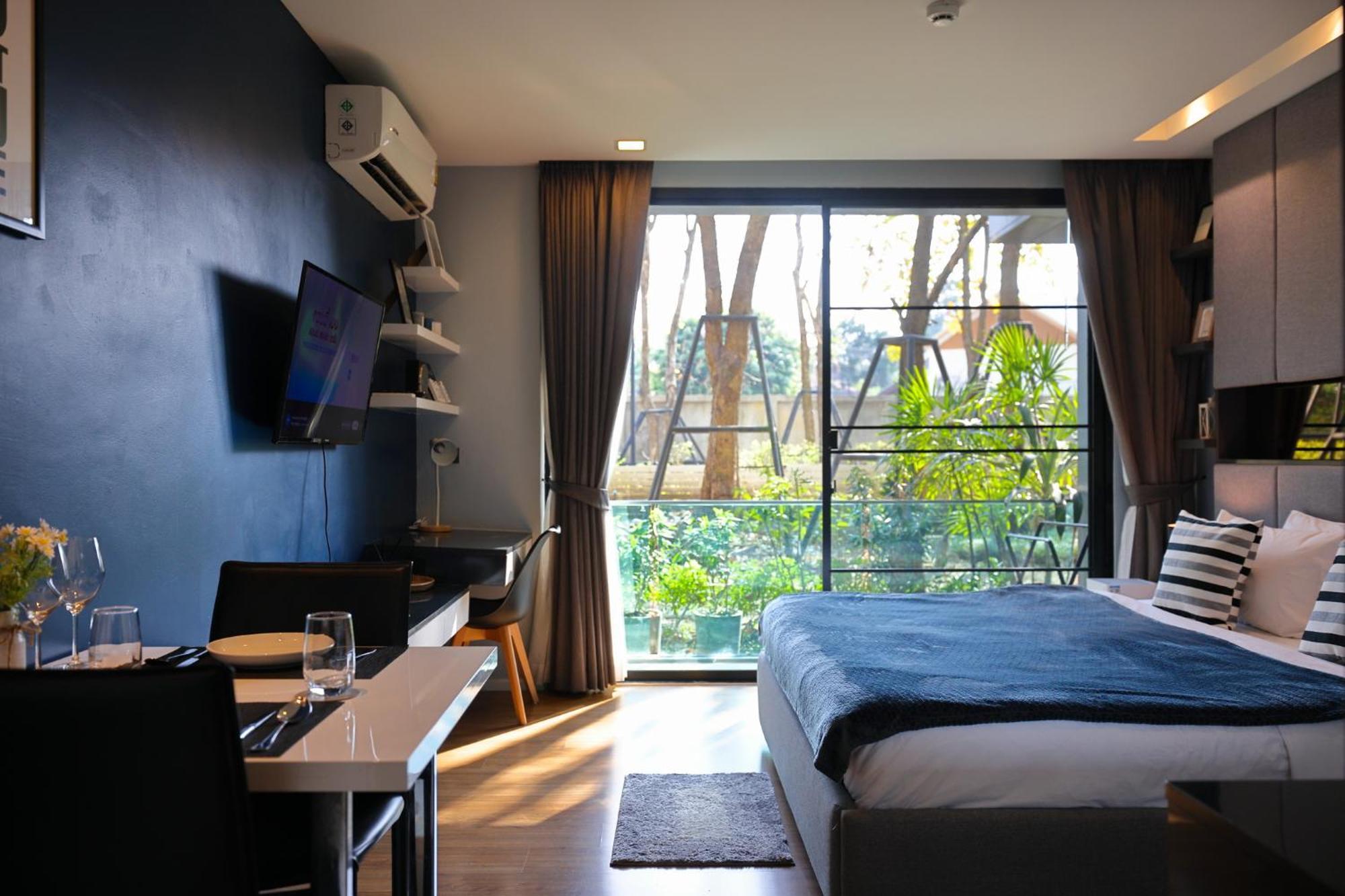 Luxury Modern Garden View Apartment