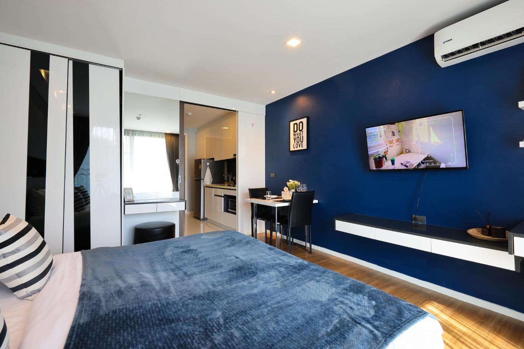 Luxury Modern Garden View Apartment *