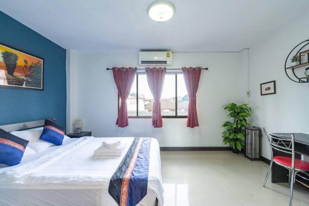 Private 3 Bedroom Townhome In Of Cm Near Old Apartment Chiang Mai