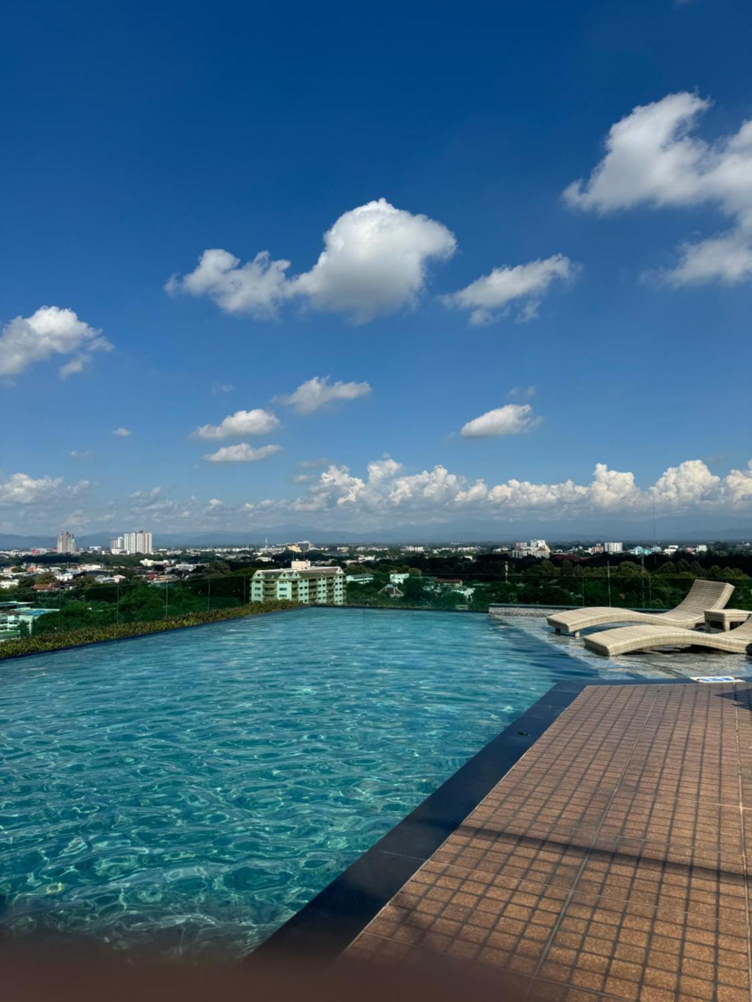 Astra 豪华公寓 Free Wifi&桑拿&顶楼景观游泳池&健身房 Apartment *