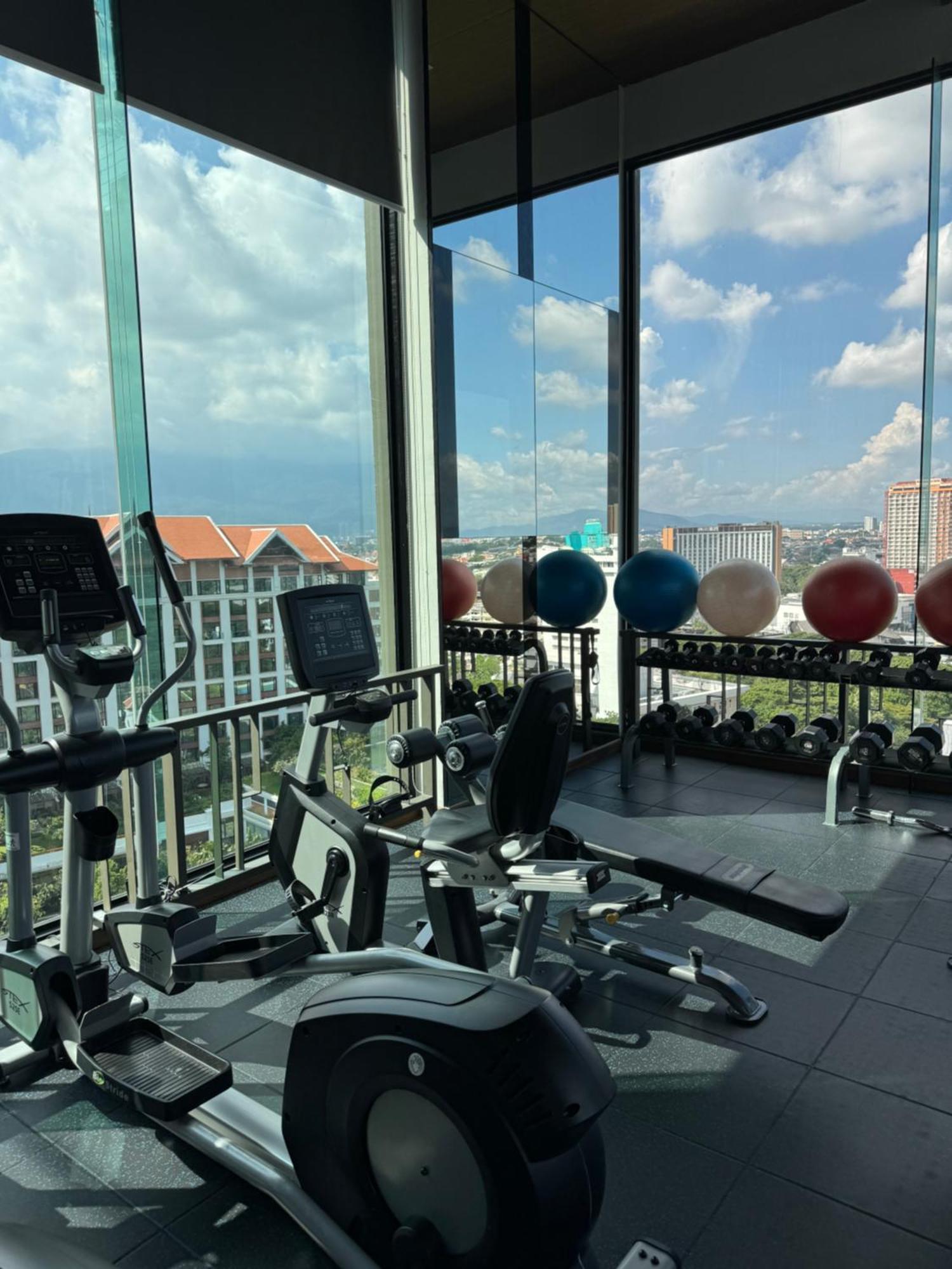 Apartment Astra 豪华公寓 Free Wifi&桑拿&顶楼景观游泳池&健身房 *
