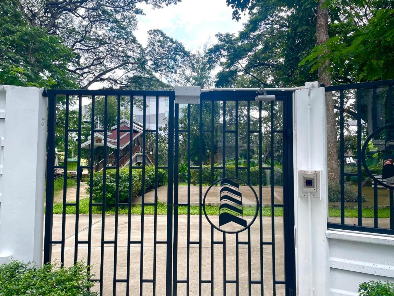 3 Min Walk To Festival, Infinity Pool, 1 Bedroom 1 Bathroom Chiang Mai