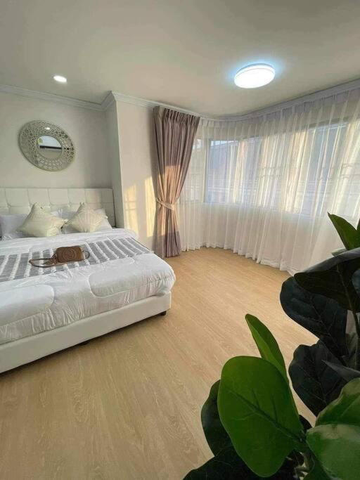 Brand-new 1br