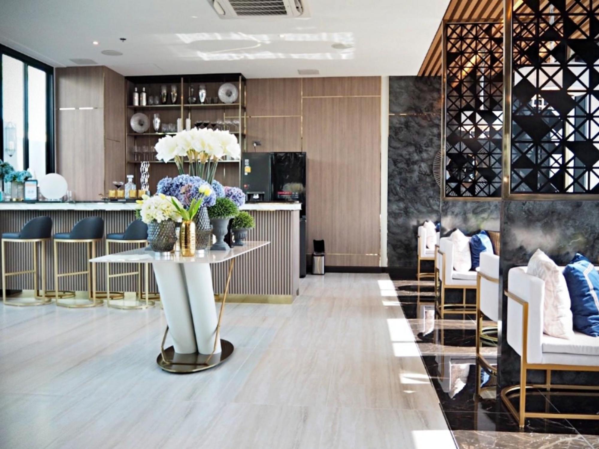 Astra Sky River Apartment