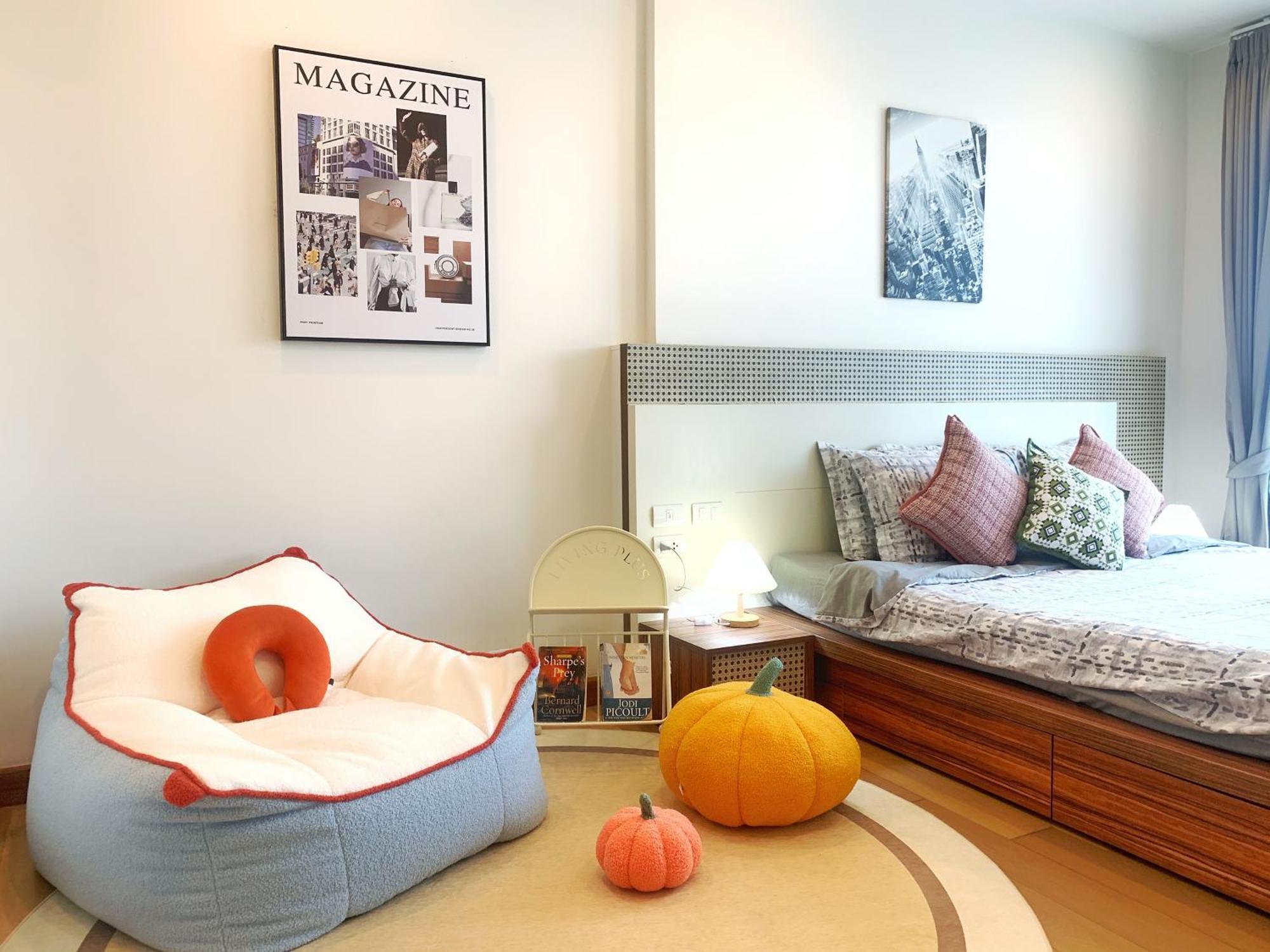 The Astra Cozy Living Apartment