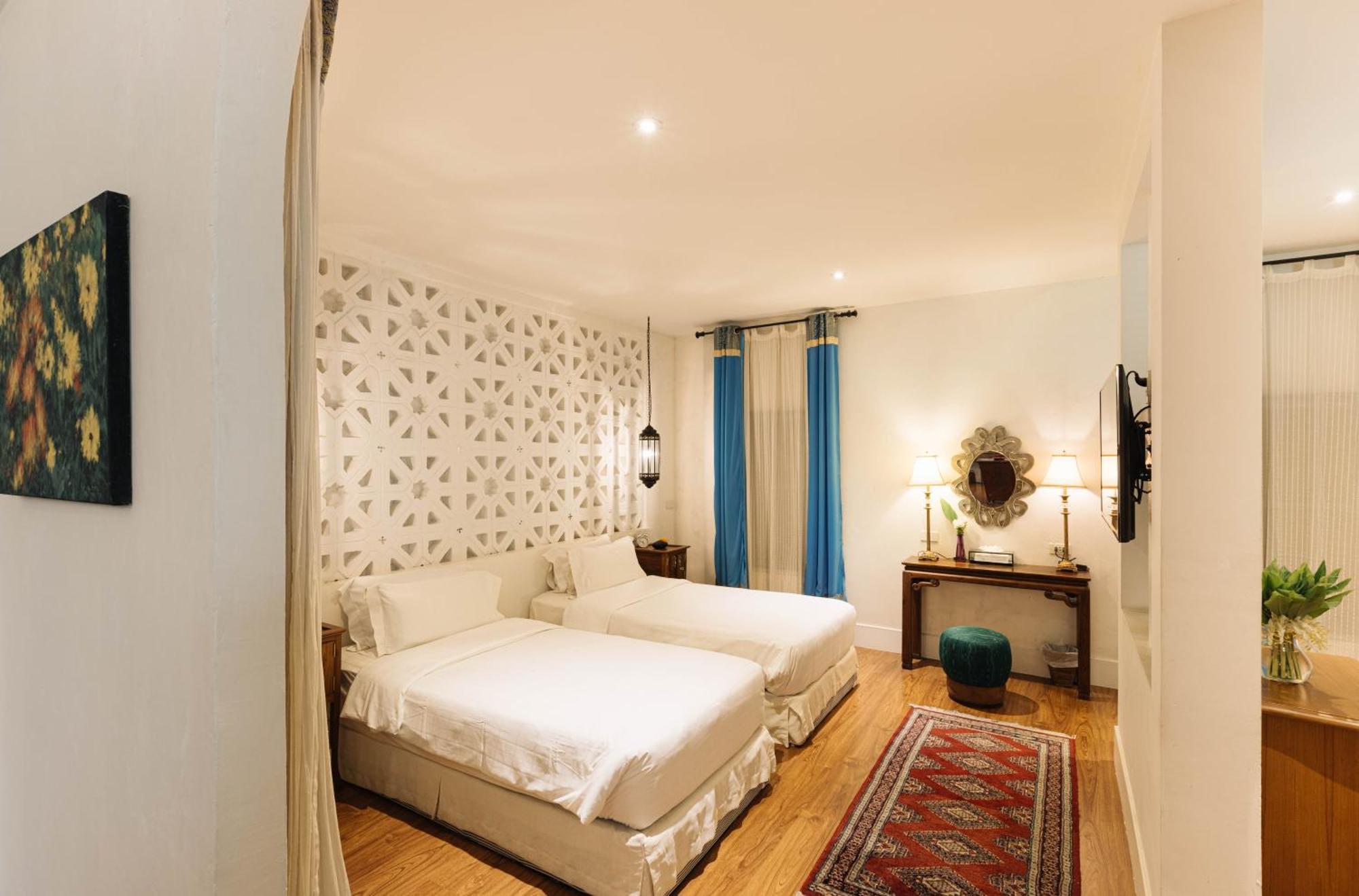 At Niman Hotel 4*