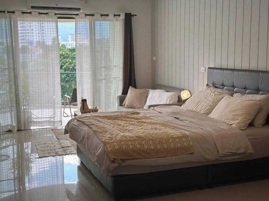 Apartment Nimman,shopping Area,mountain View,convenient Chiang Mai