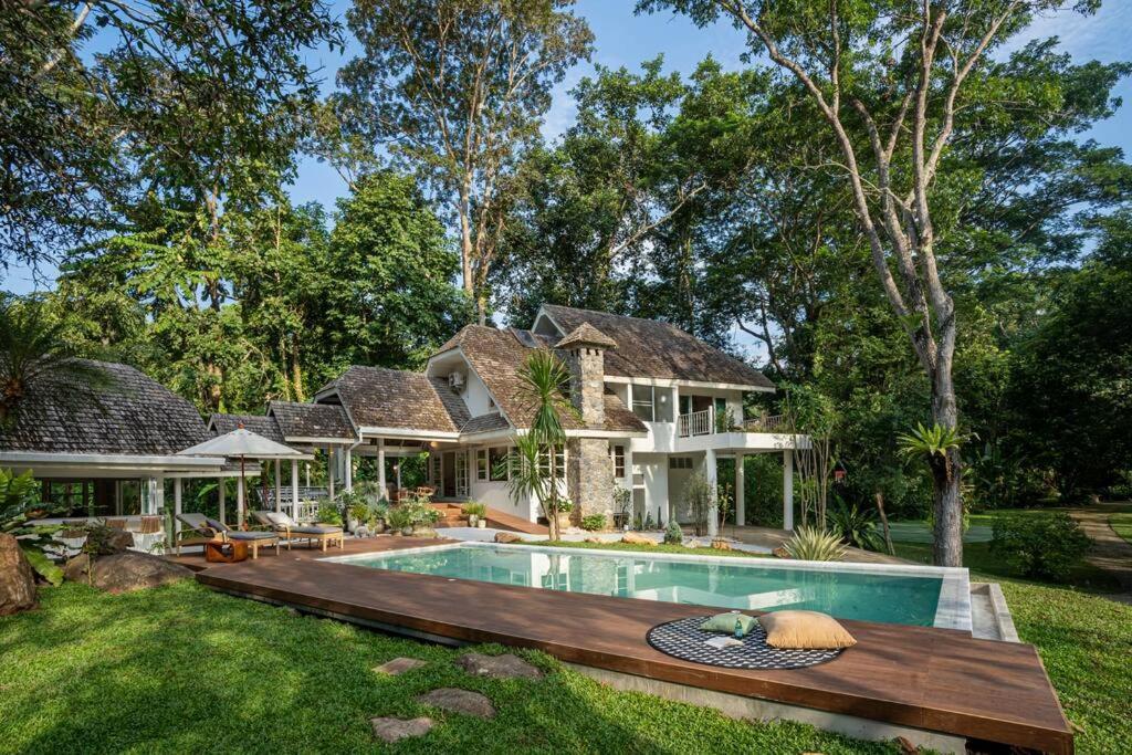 Vale - Luxury Mountain Retreat Villa Chiang Mai