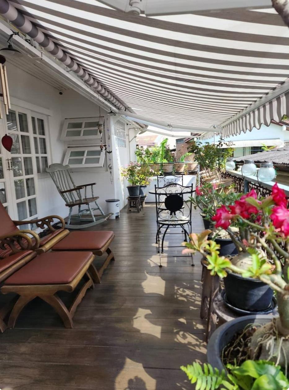 Chiangmai Singharat Road Villa Chiang Mai