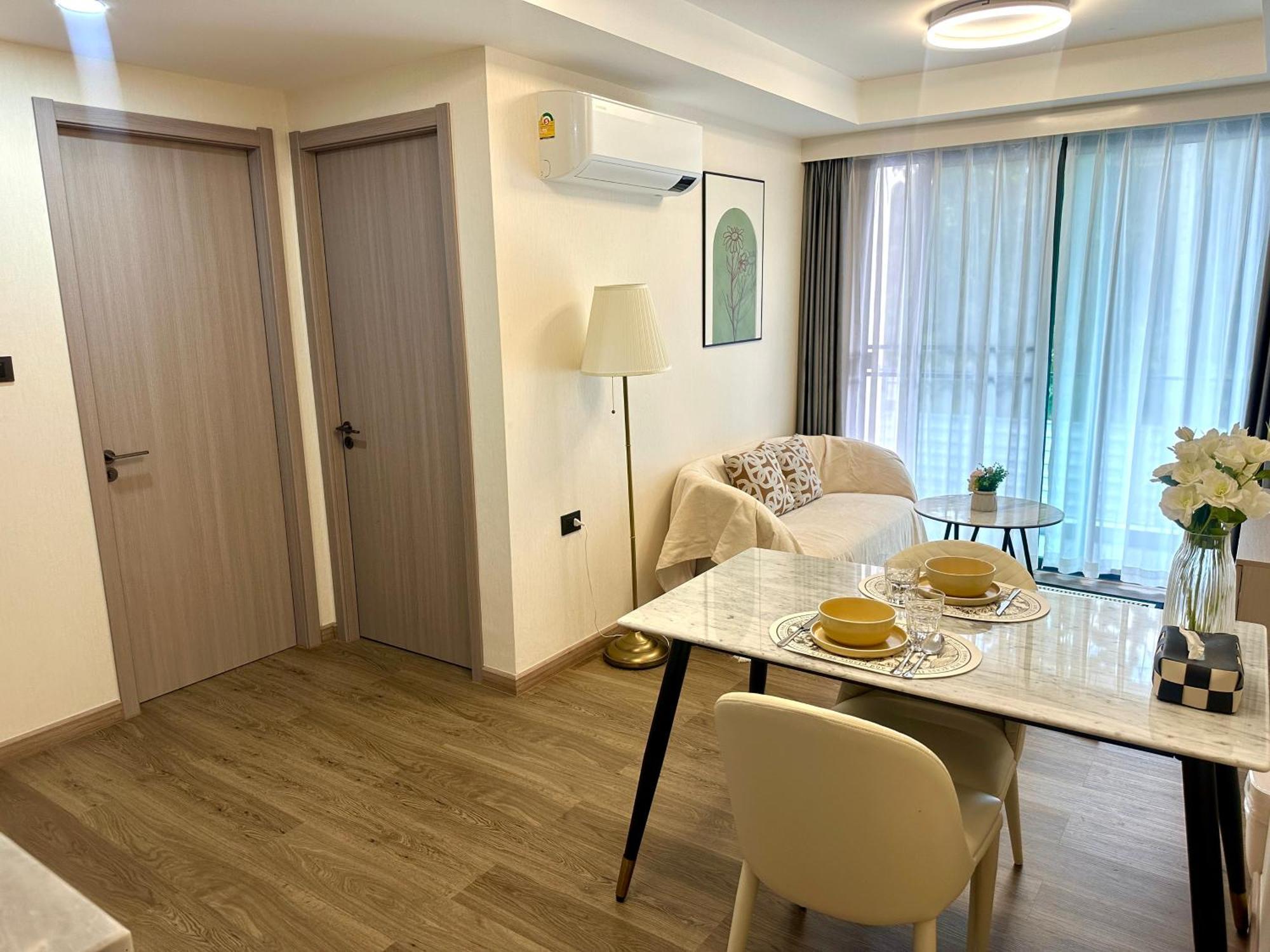Homestay 3 Min Walk To Festival, Infinity Pool, 1 Bedroom 1 Bathroom Chiang Mai