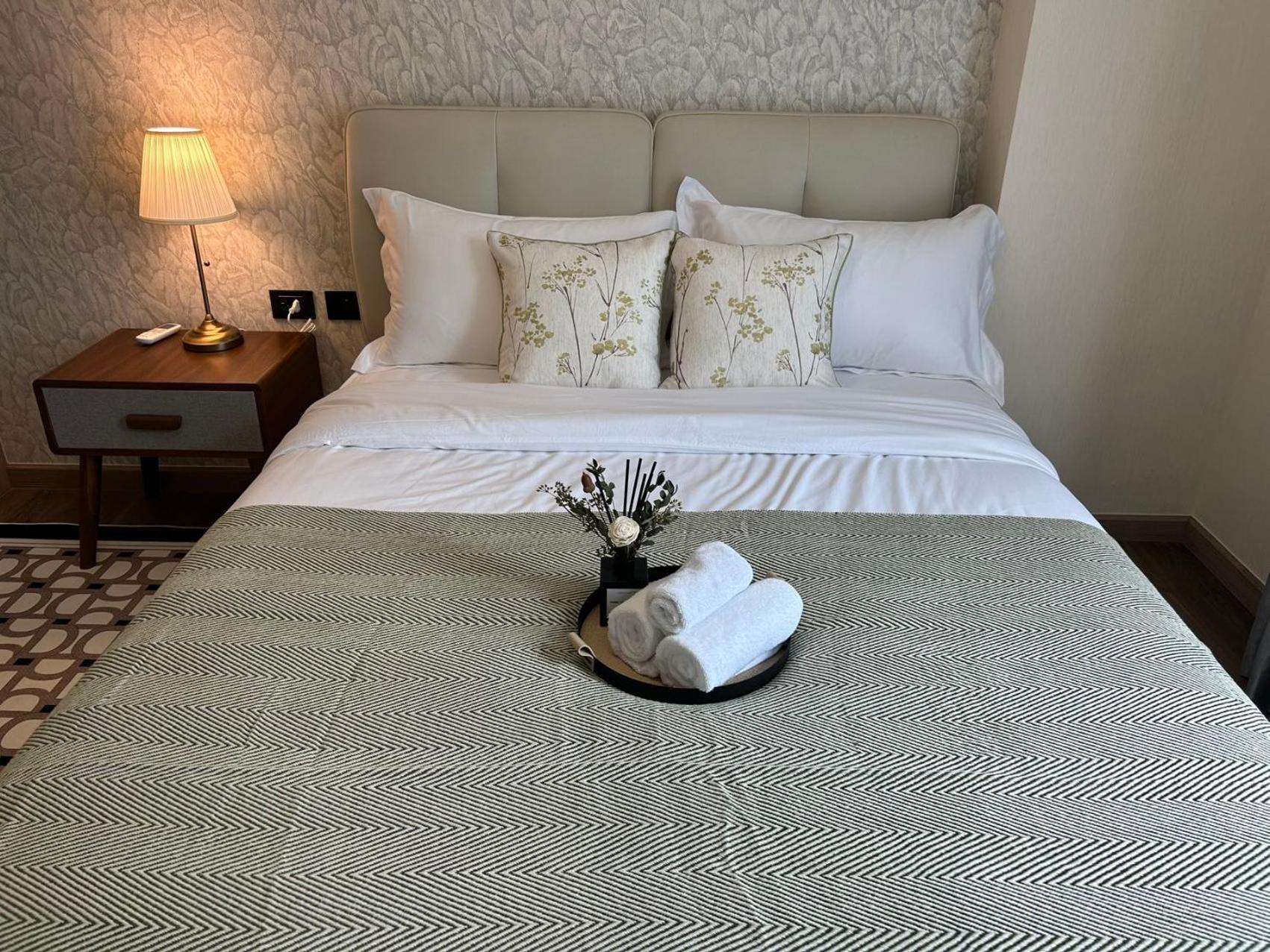 3 Min Walk To Festival, Infinity Pool, 1 Bedroom 1 Bathroom Homestay *