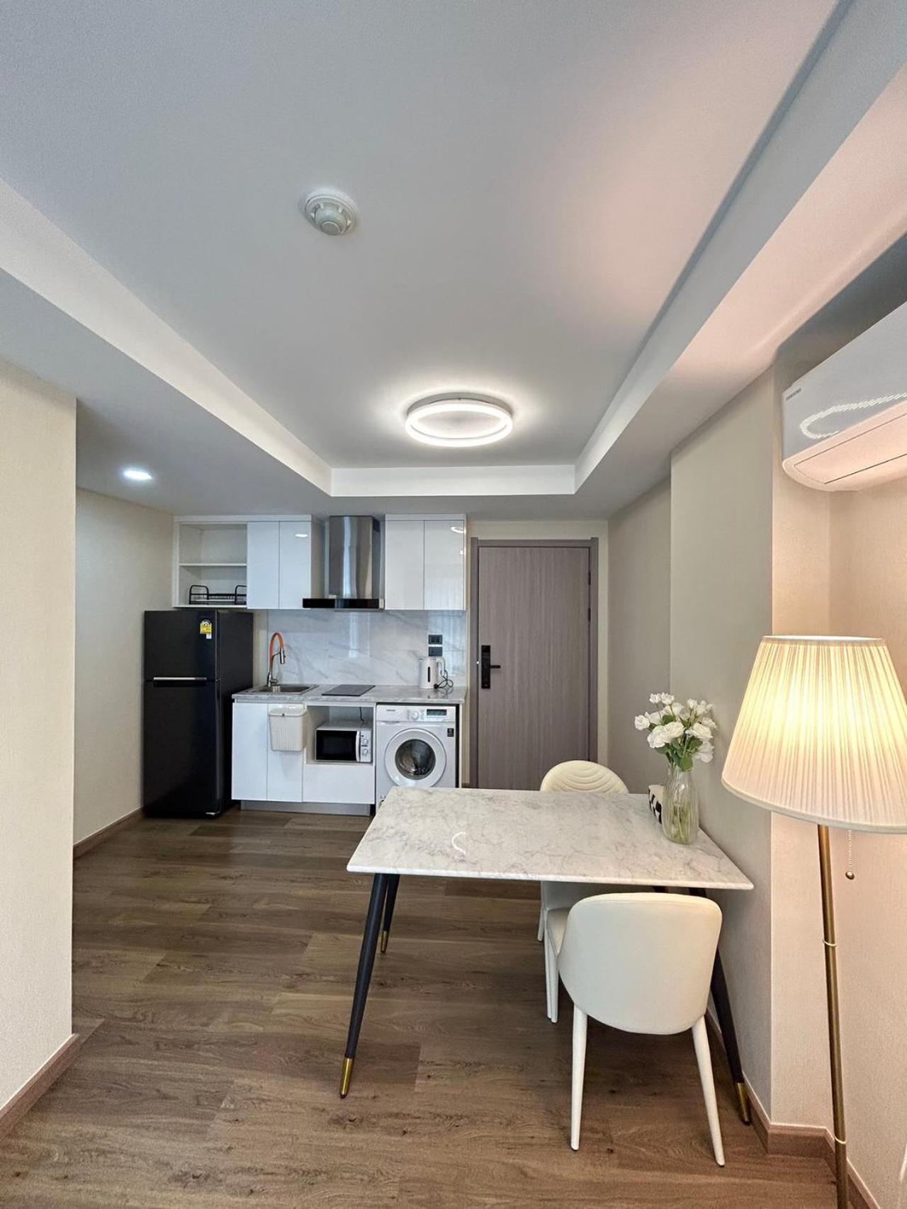 Homestay 3 Min Walk To Festival, Infinity Pool, 1 Bedroom 1 Bathroom Chiang Mai