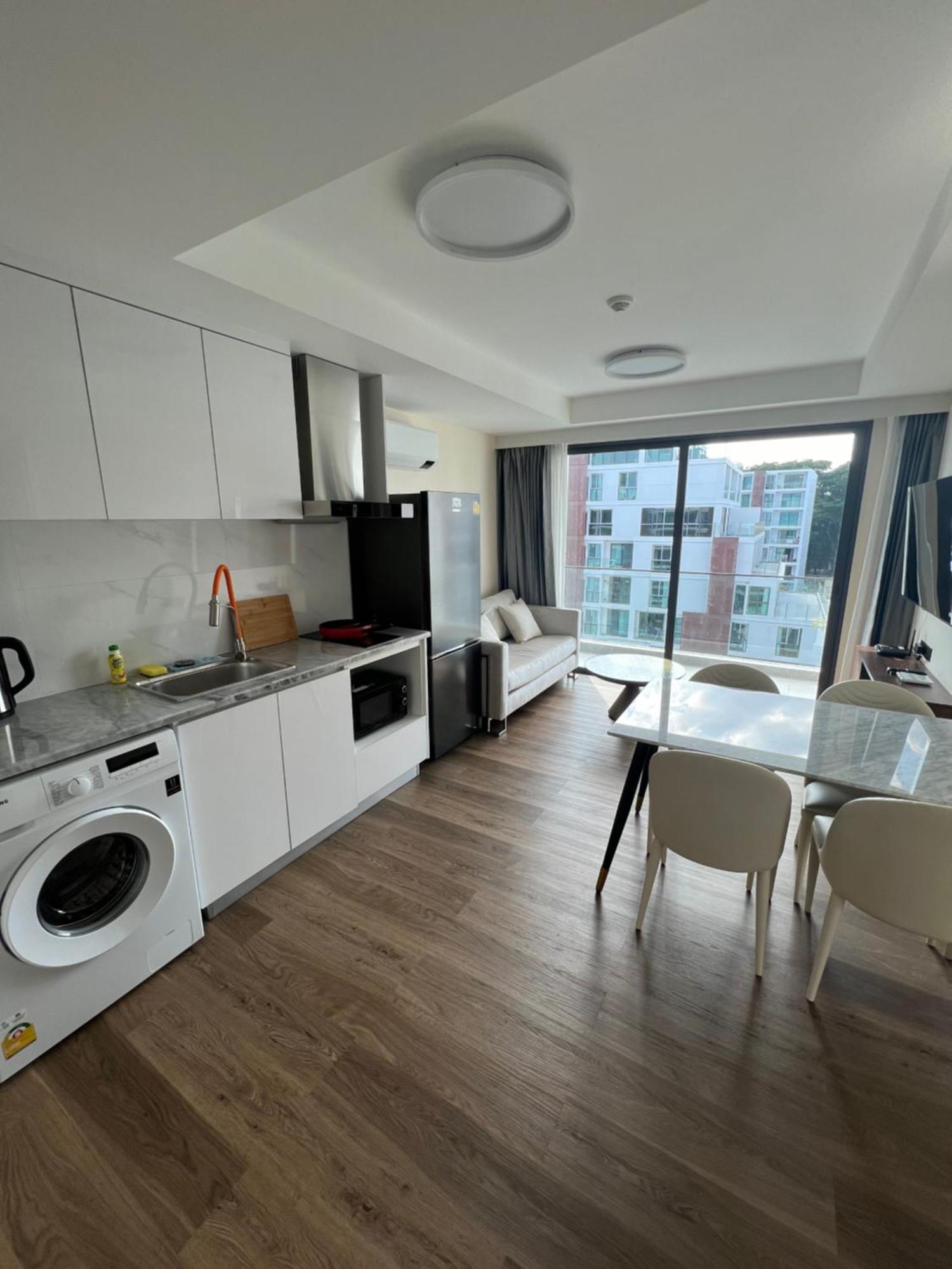 The One Apartment *