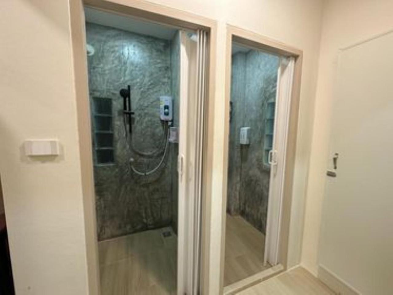 Noon23 Hostel