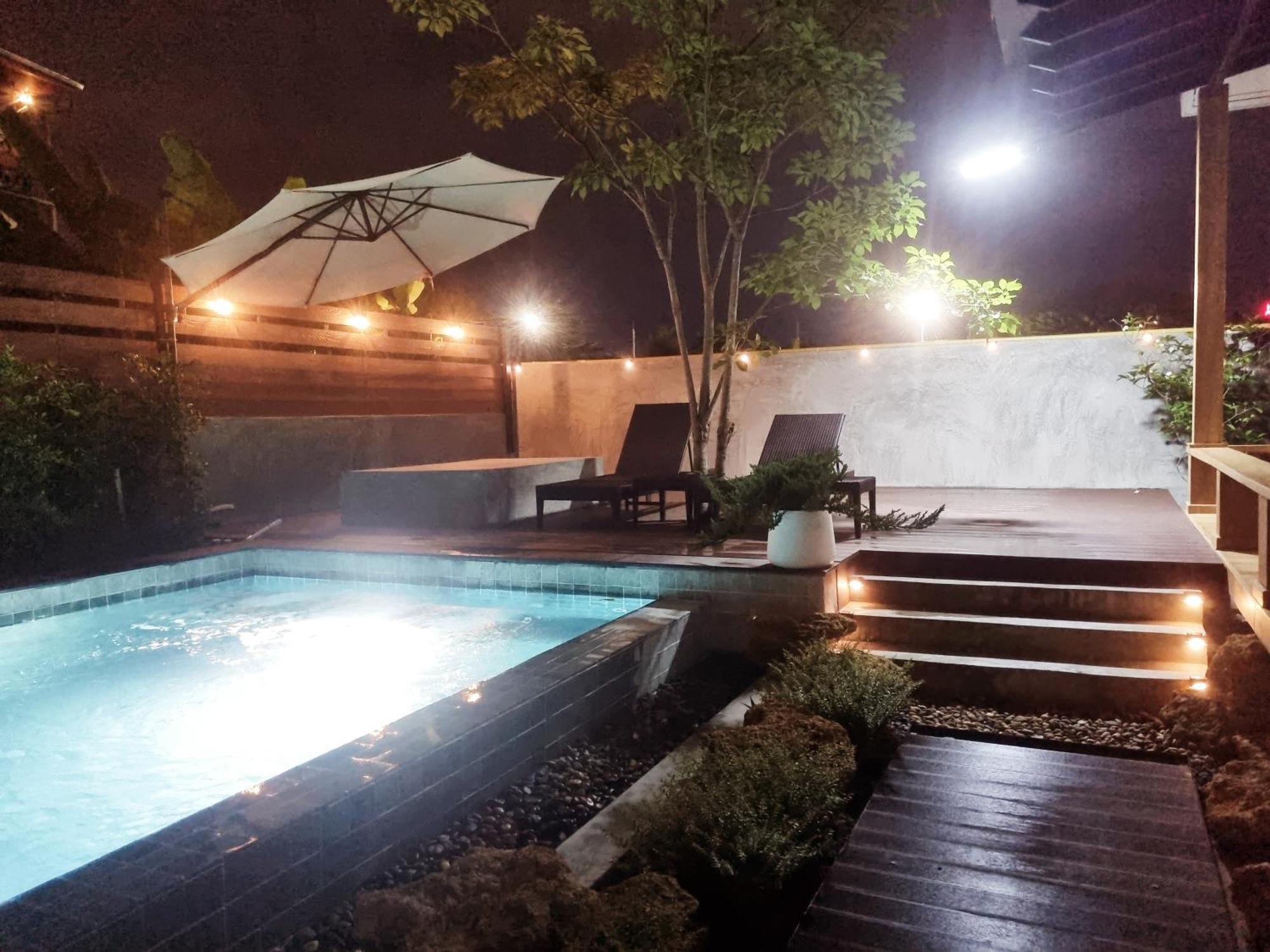 Autumn Private Pool *