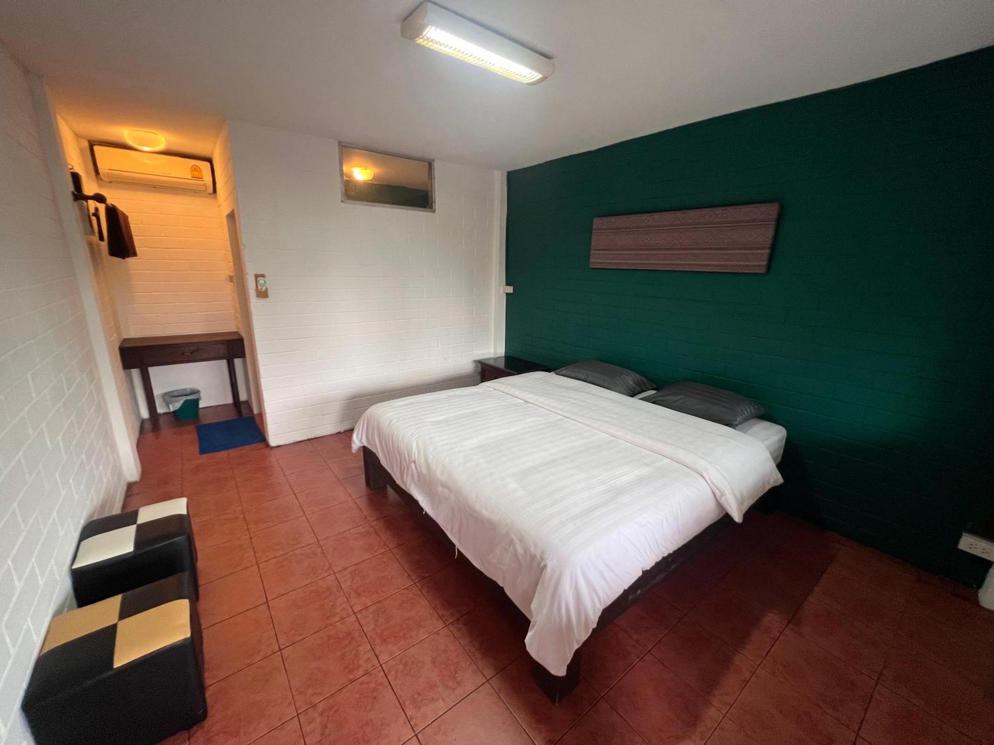 Hostel Red Brick