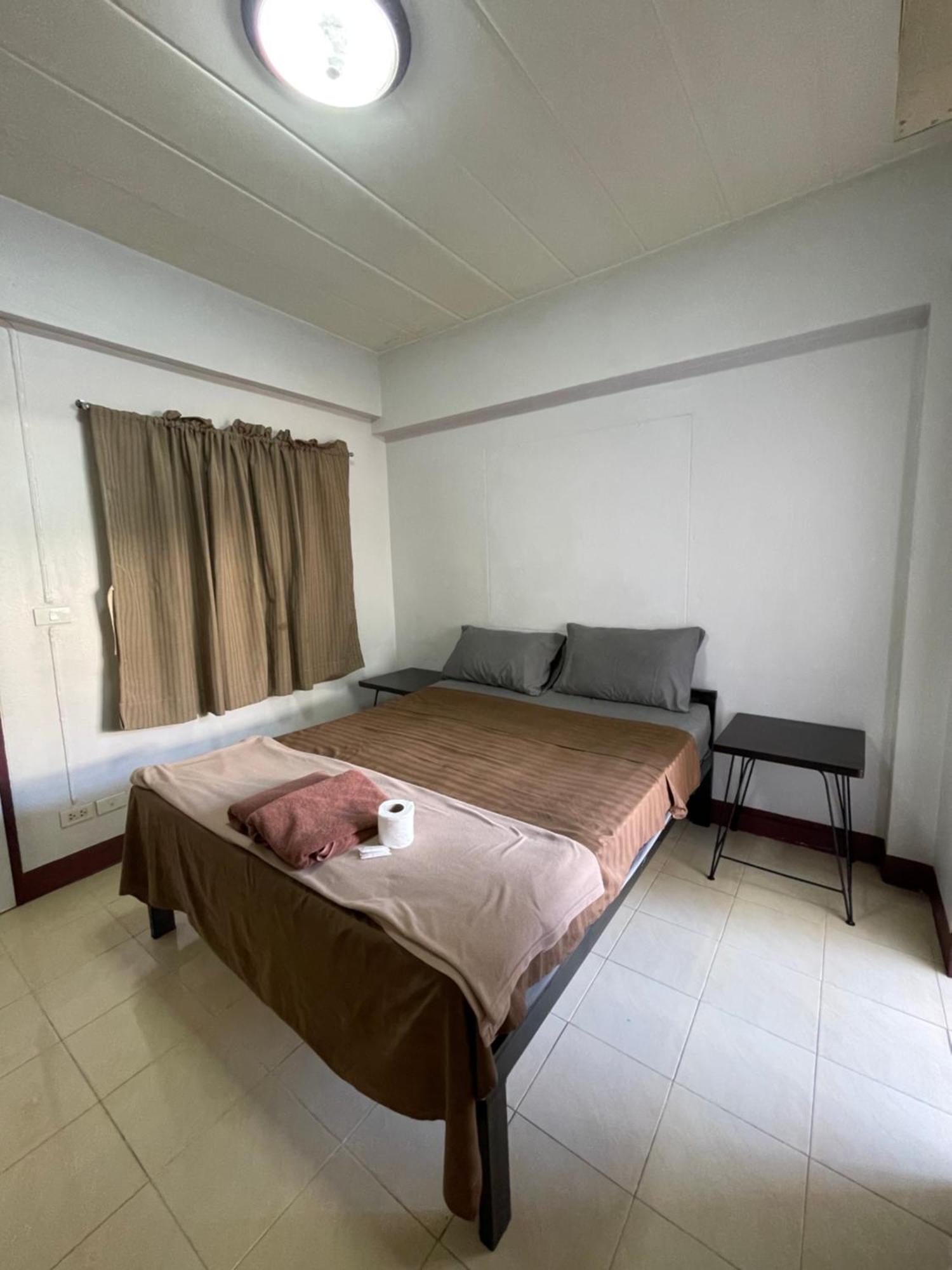 Hostel Jj *