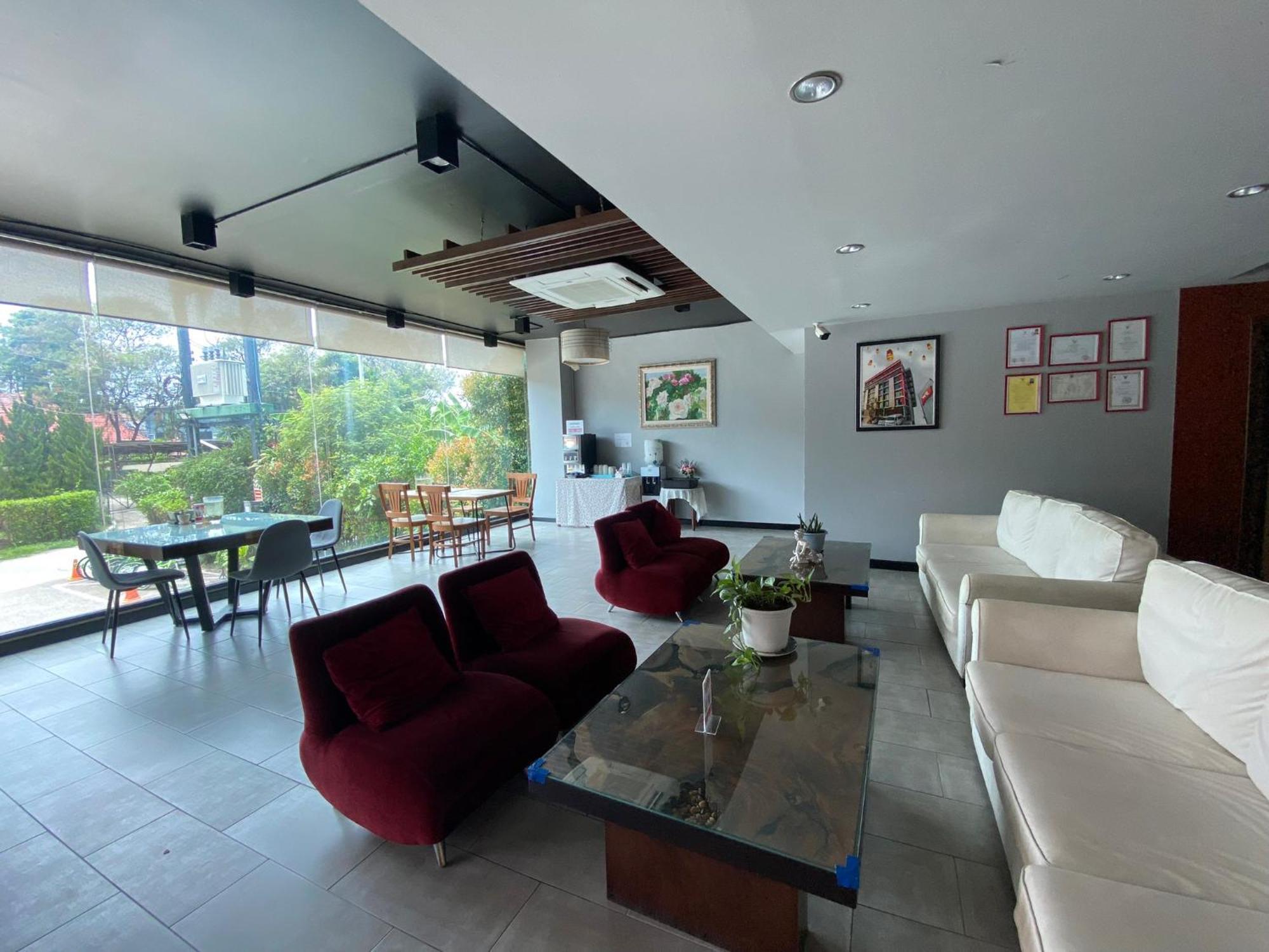 We Valley Hotel 3*