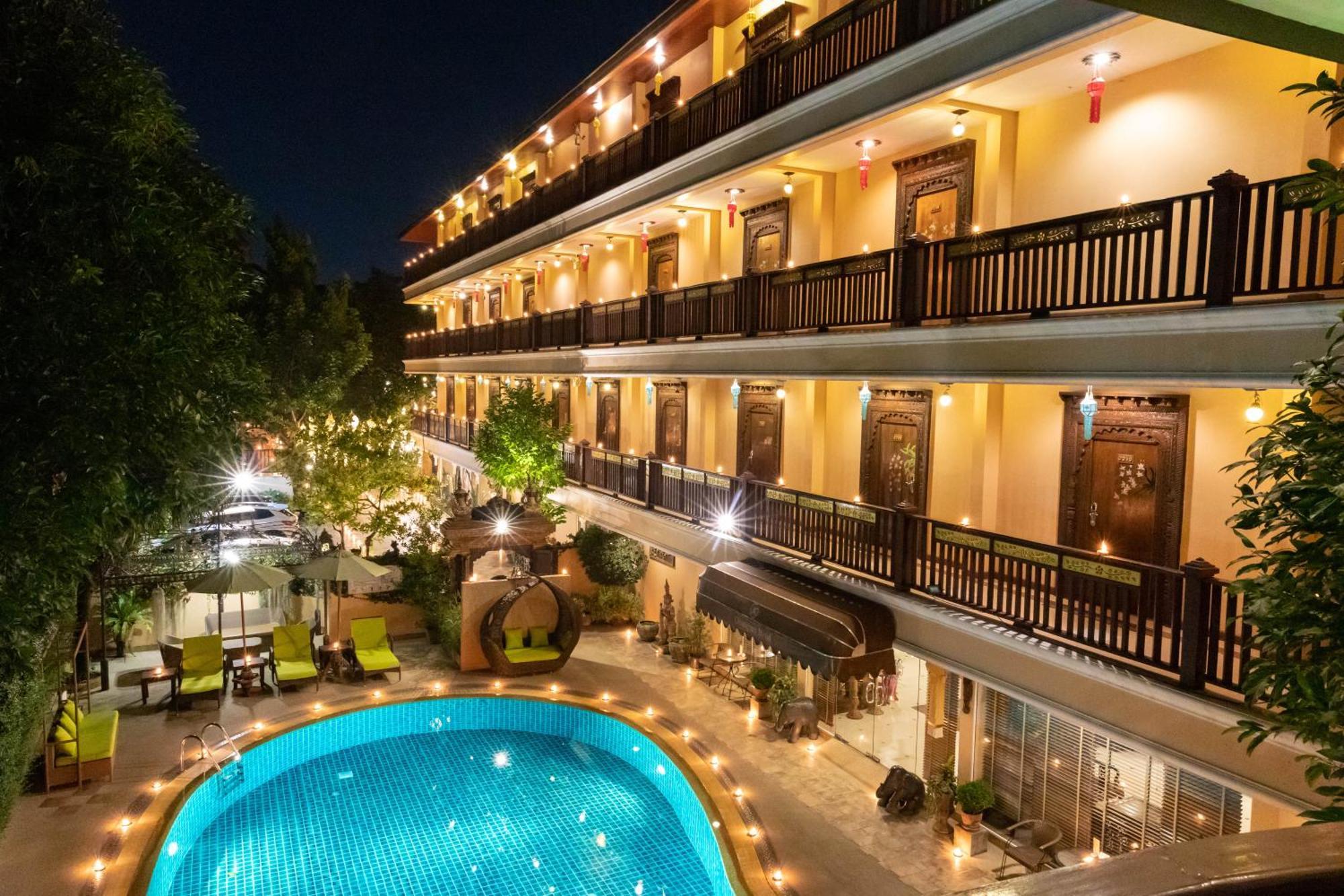 Hotel At