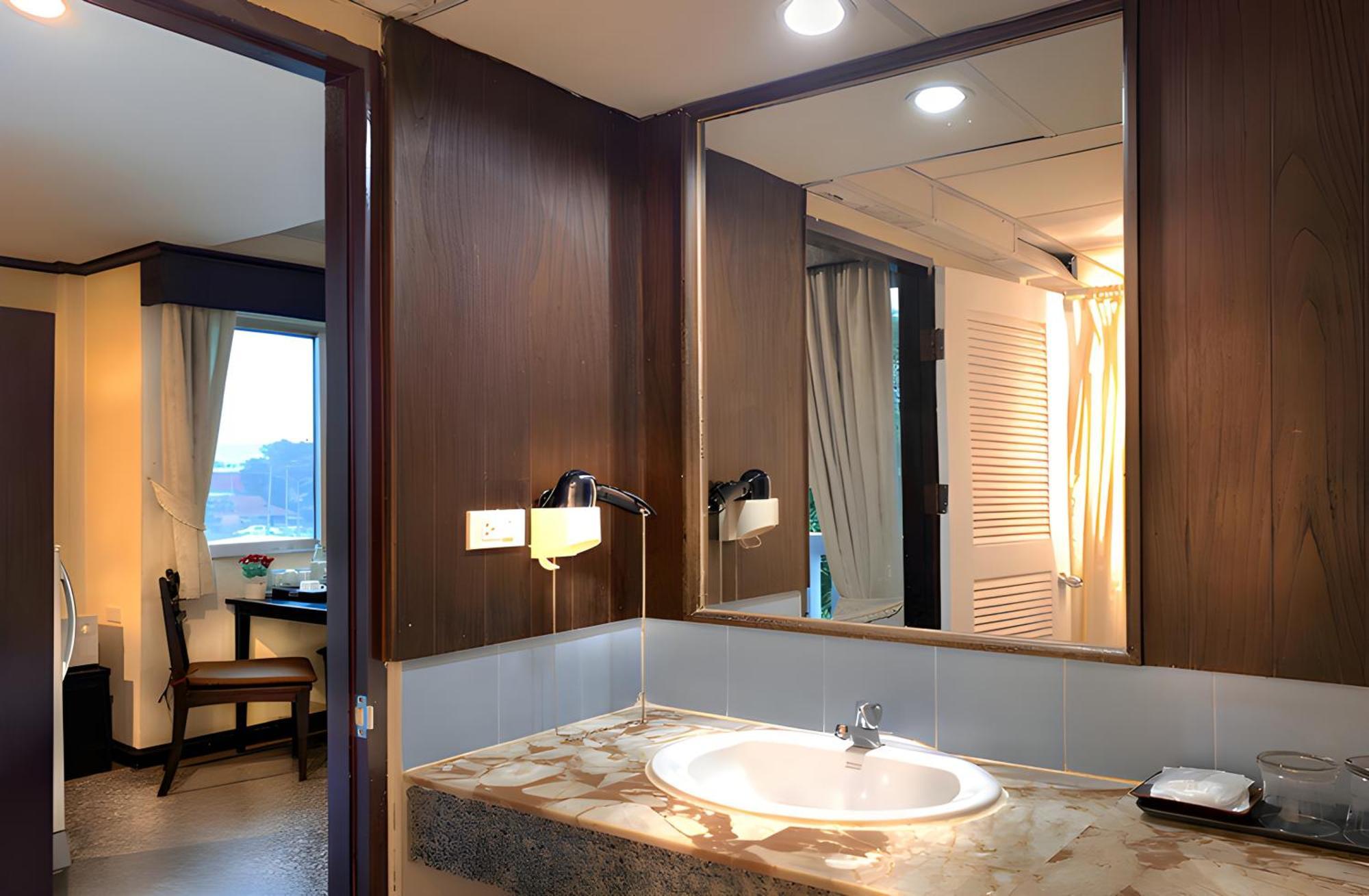 Royal Peninsula Chiangmai Hotel 3*