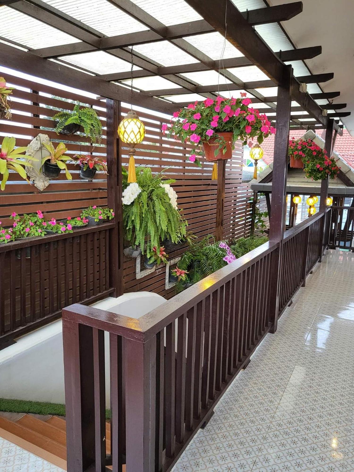 Ratchiangsaen Flora House Chiang Mai