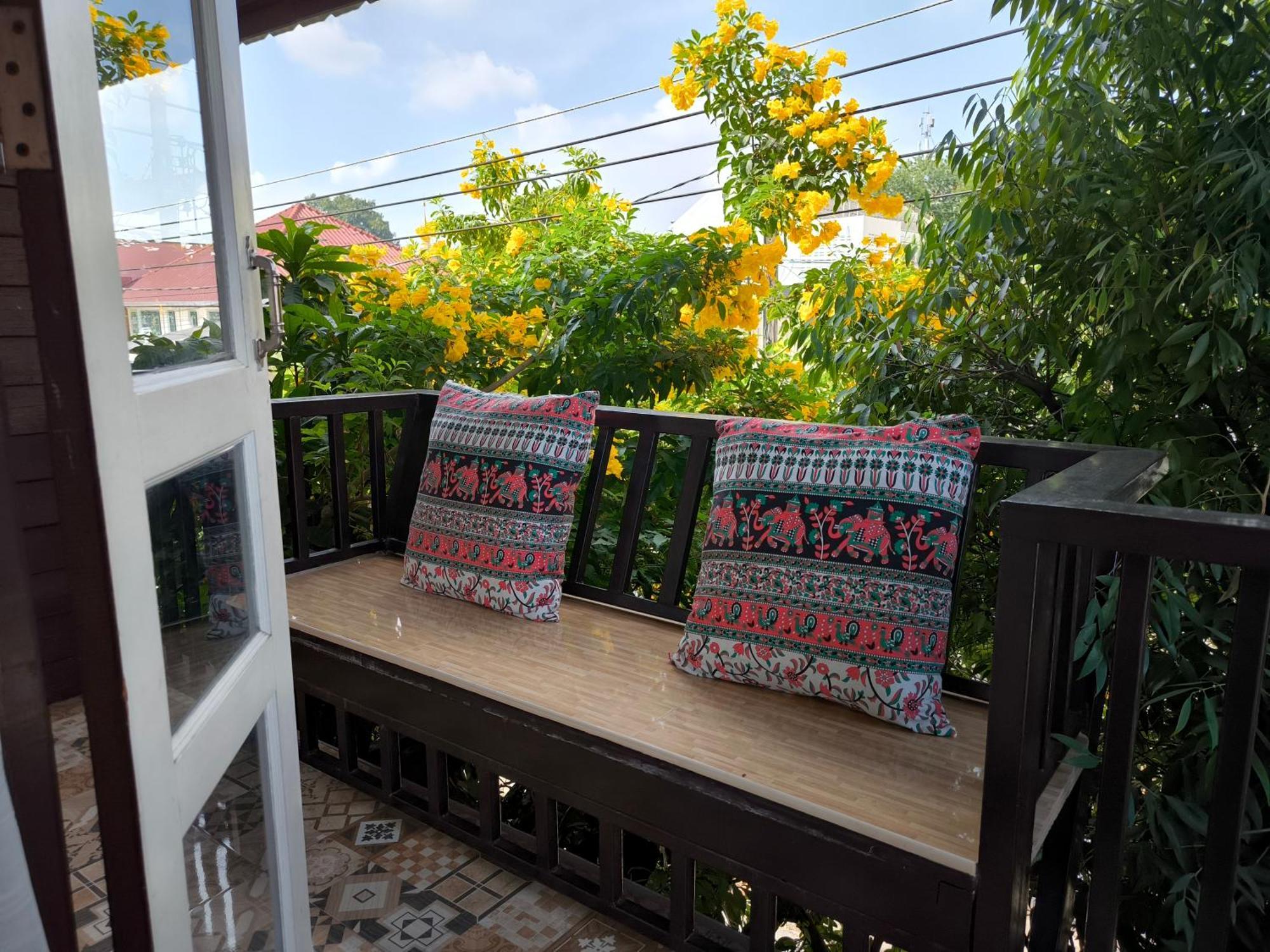 Ratchiangsaen Flora House Chiang Mai