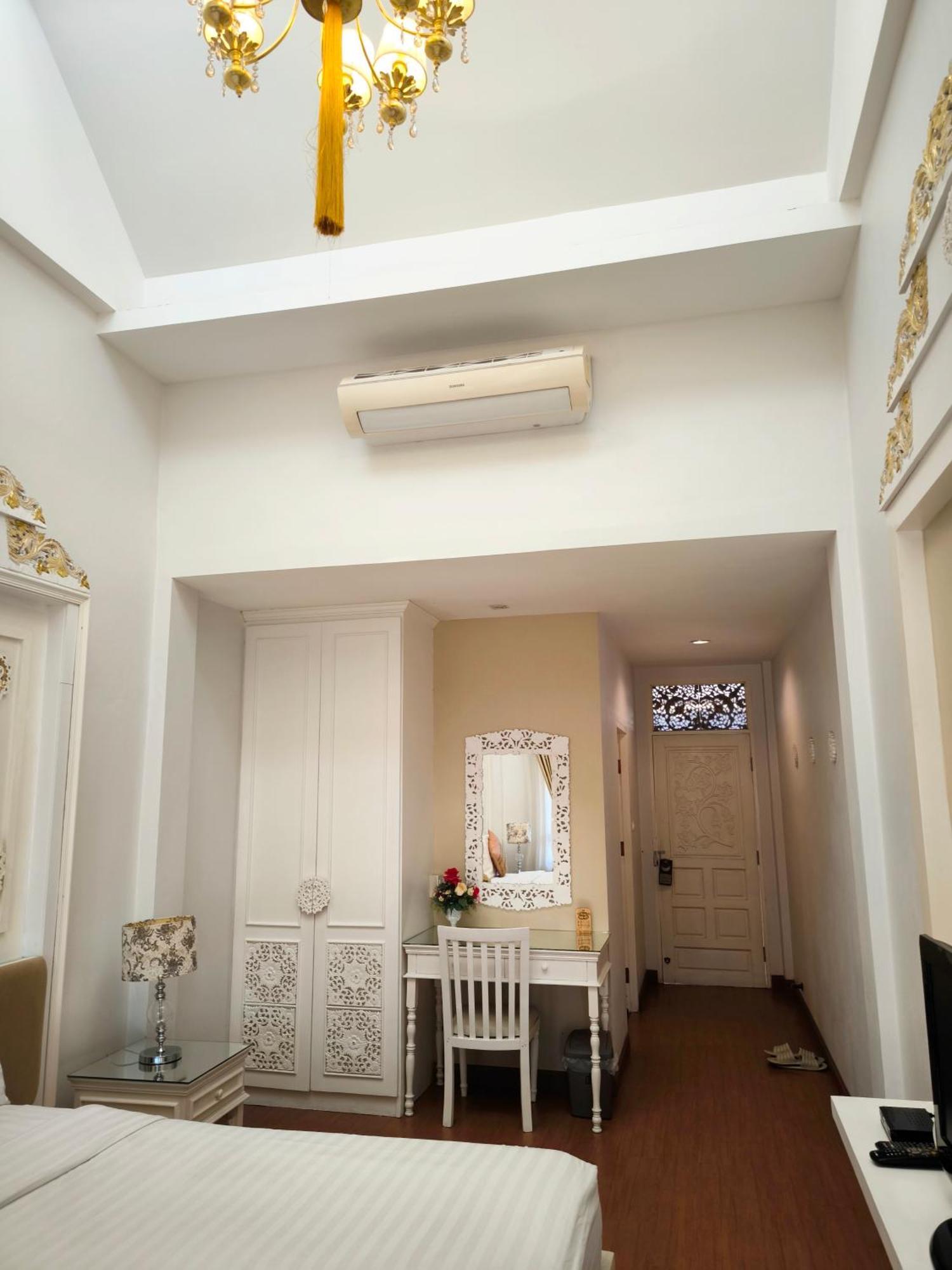 Guest house Ratchiangsaen Flora House