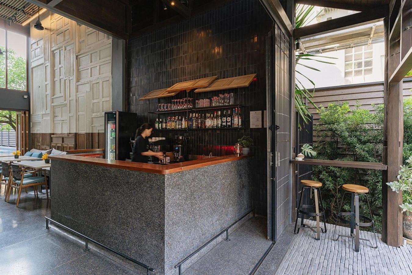 Loy Hotel