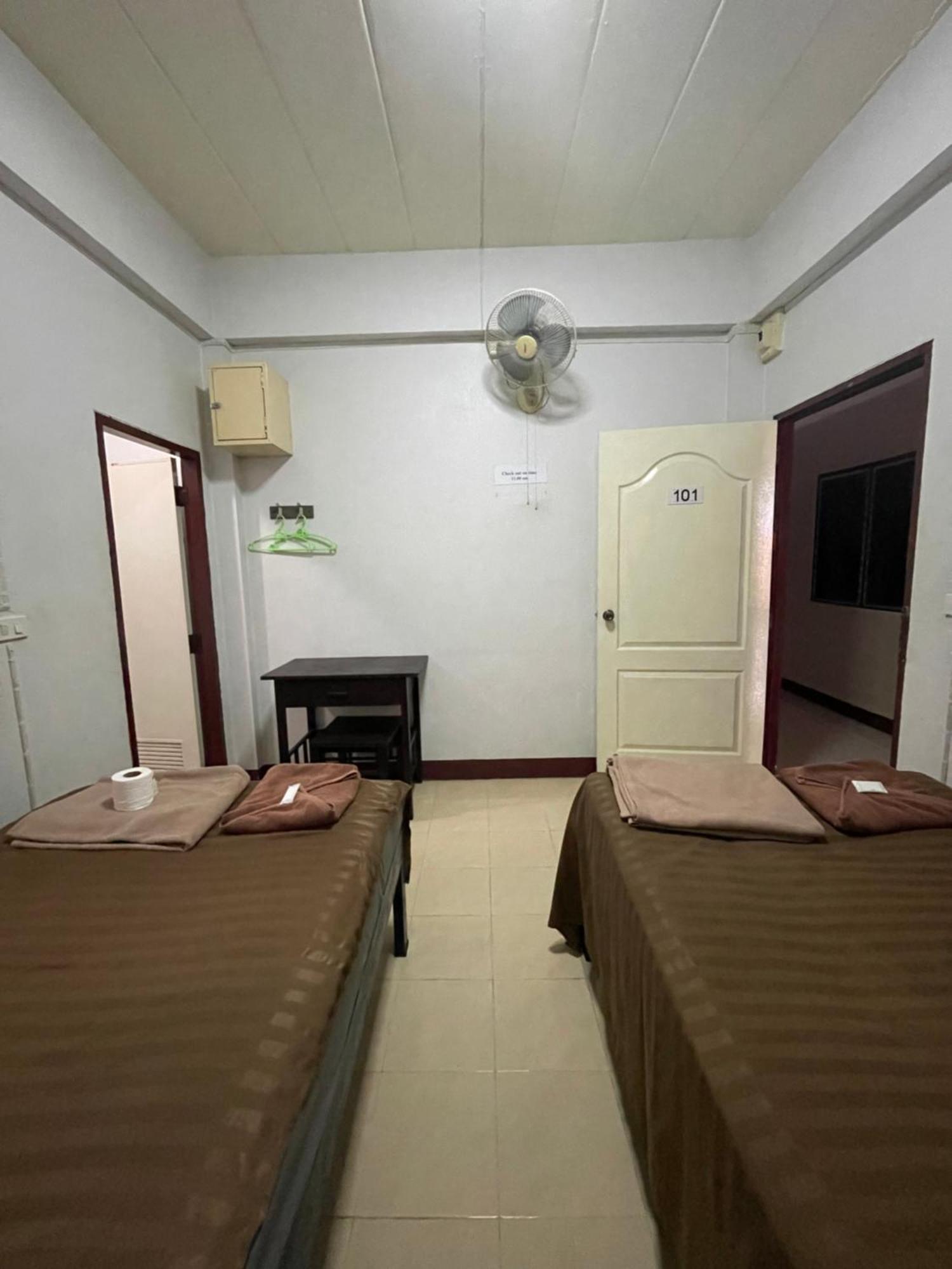 Jj Hostel *