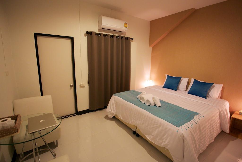 Nap Box Hostel *