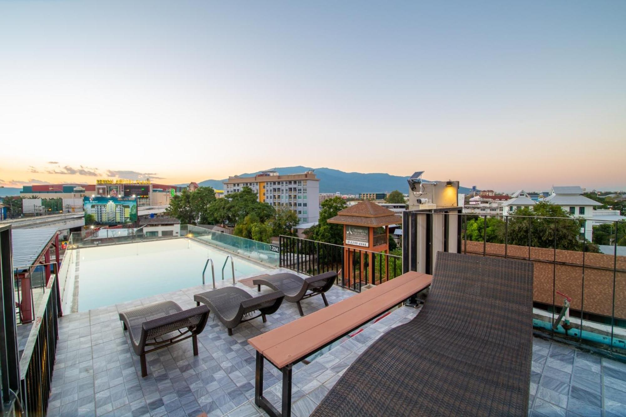 Hotel We Terminal Chiang Mai