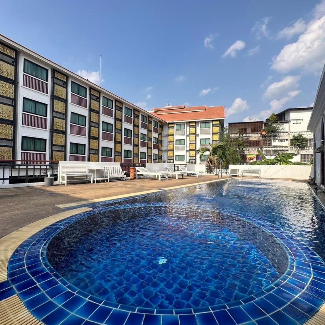 Wangburapa Grand 3* Chiang Mai