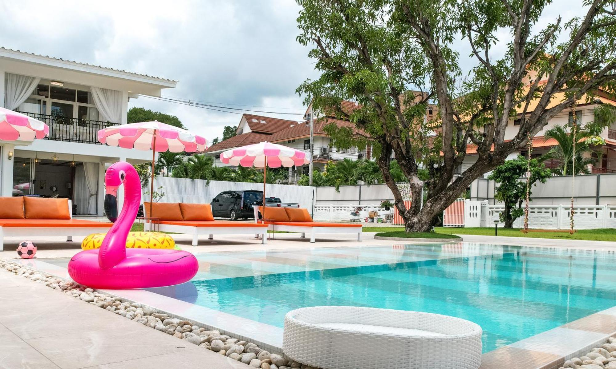 Pink Moon Pool In Quiet Area Of Nimmanhaemin Chiang Mai