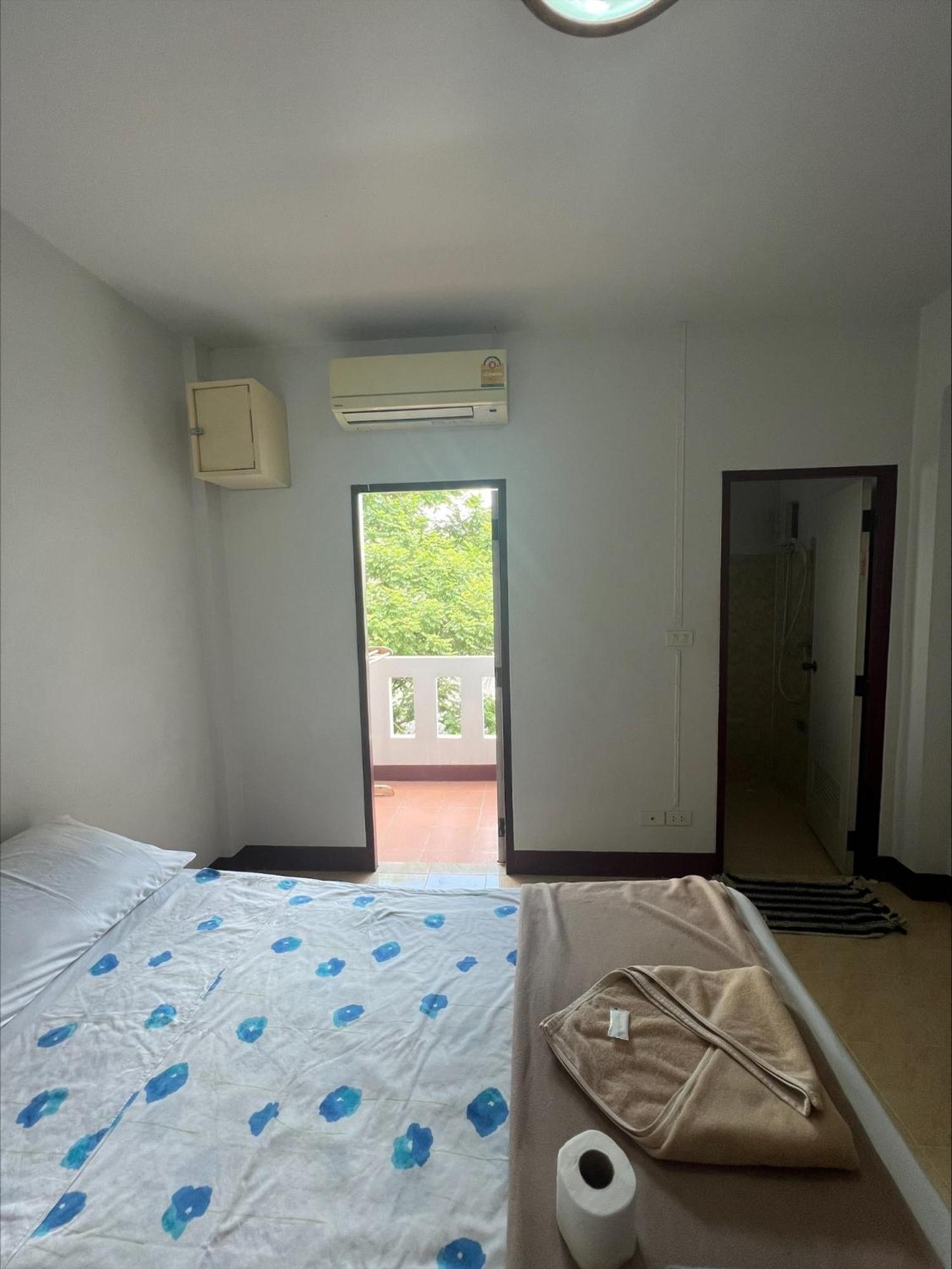 Hostel Jj *