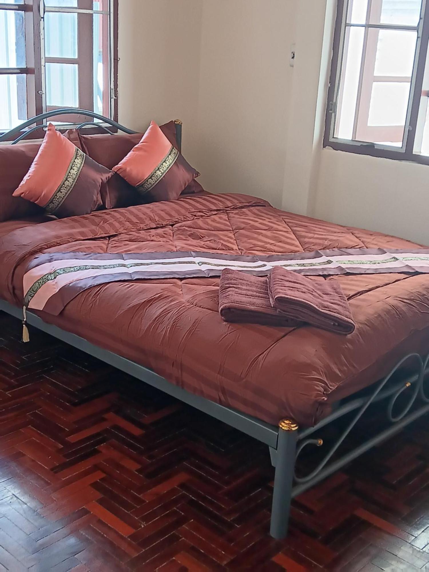 Hostel Hug Glur House Tour And (adults Only) Chiang Mai