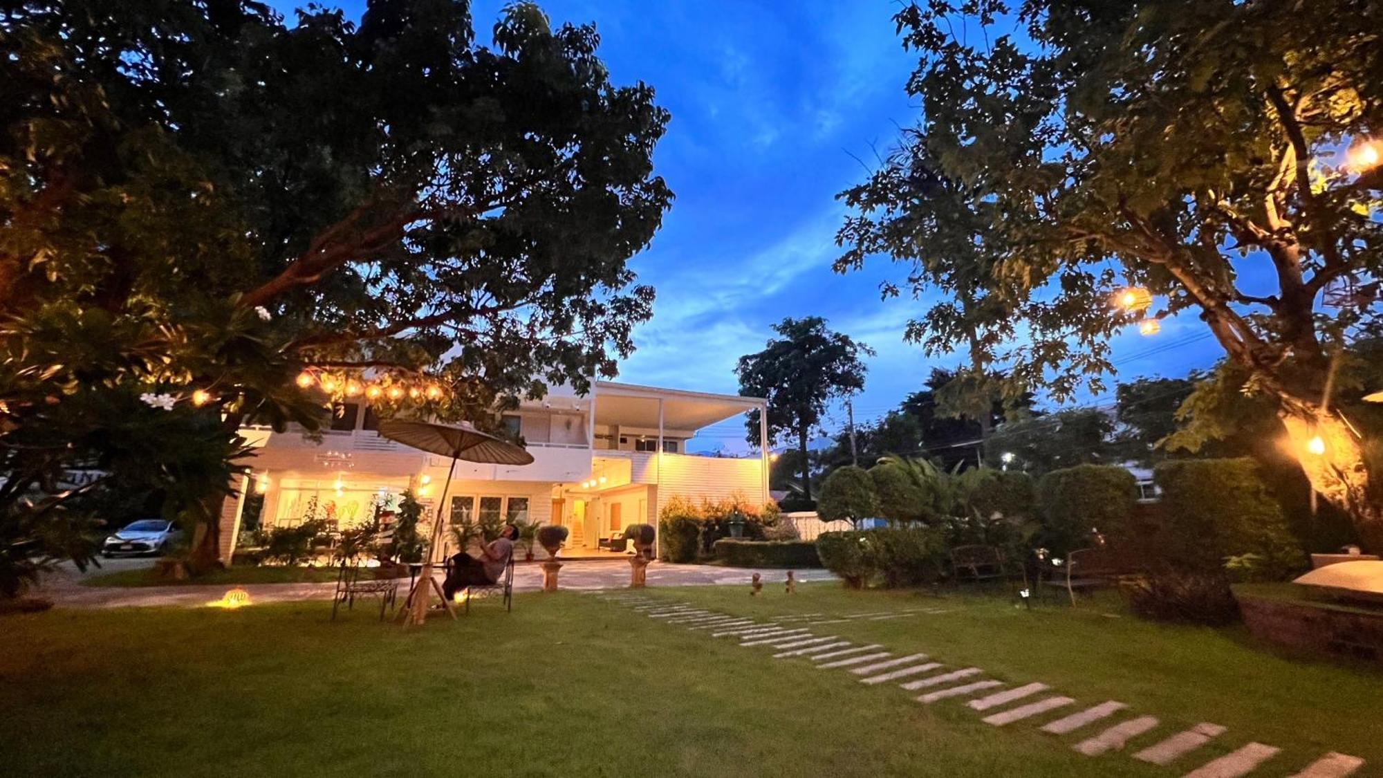Udee Cozy Hotel