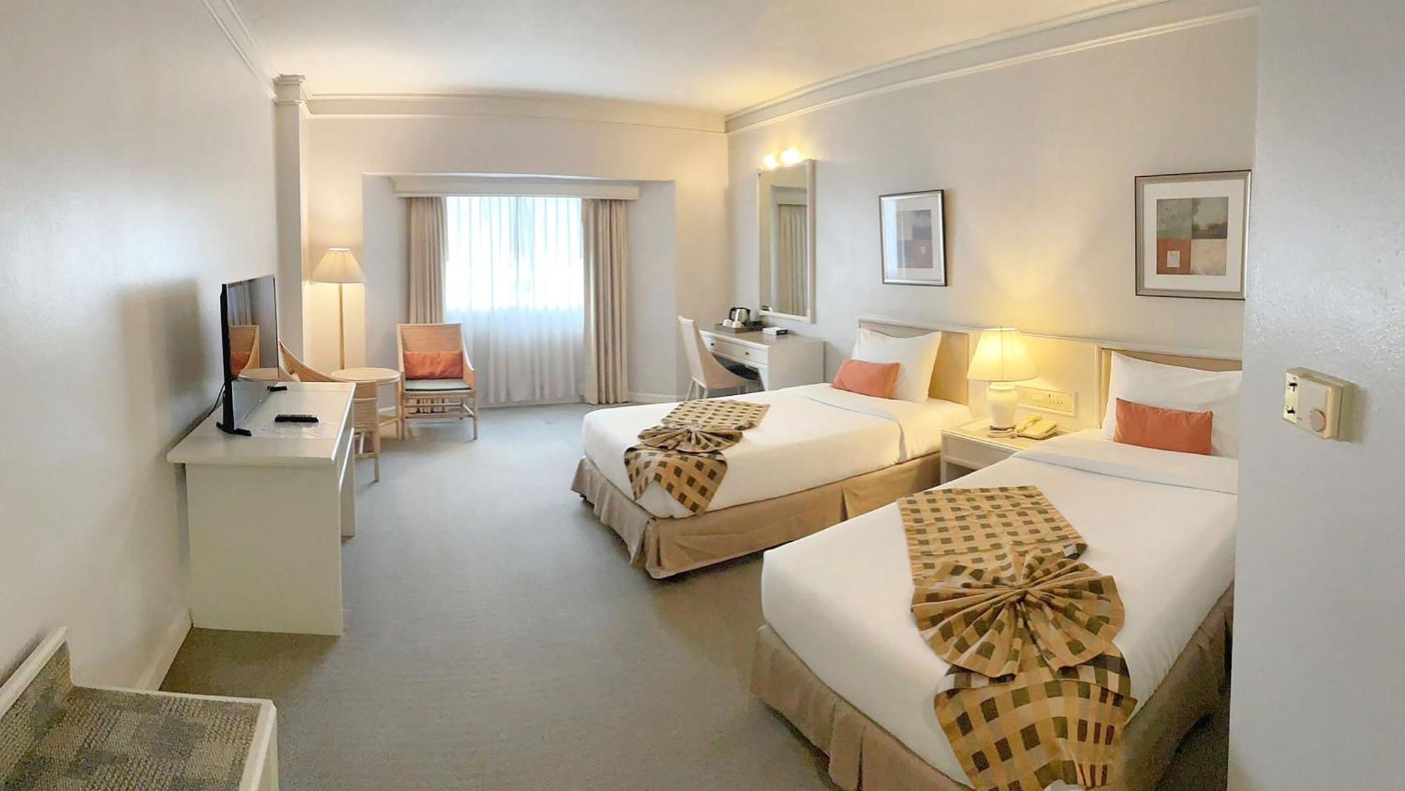 Lanna Palace 2004 Hotel 4*
