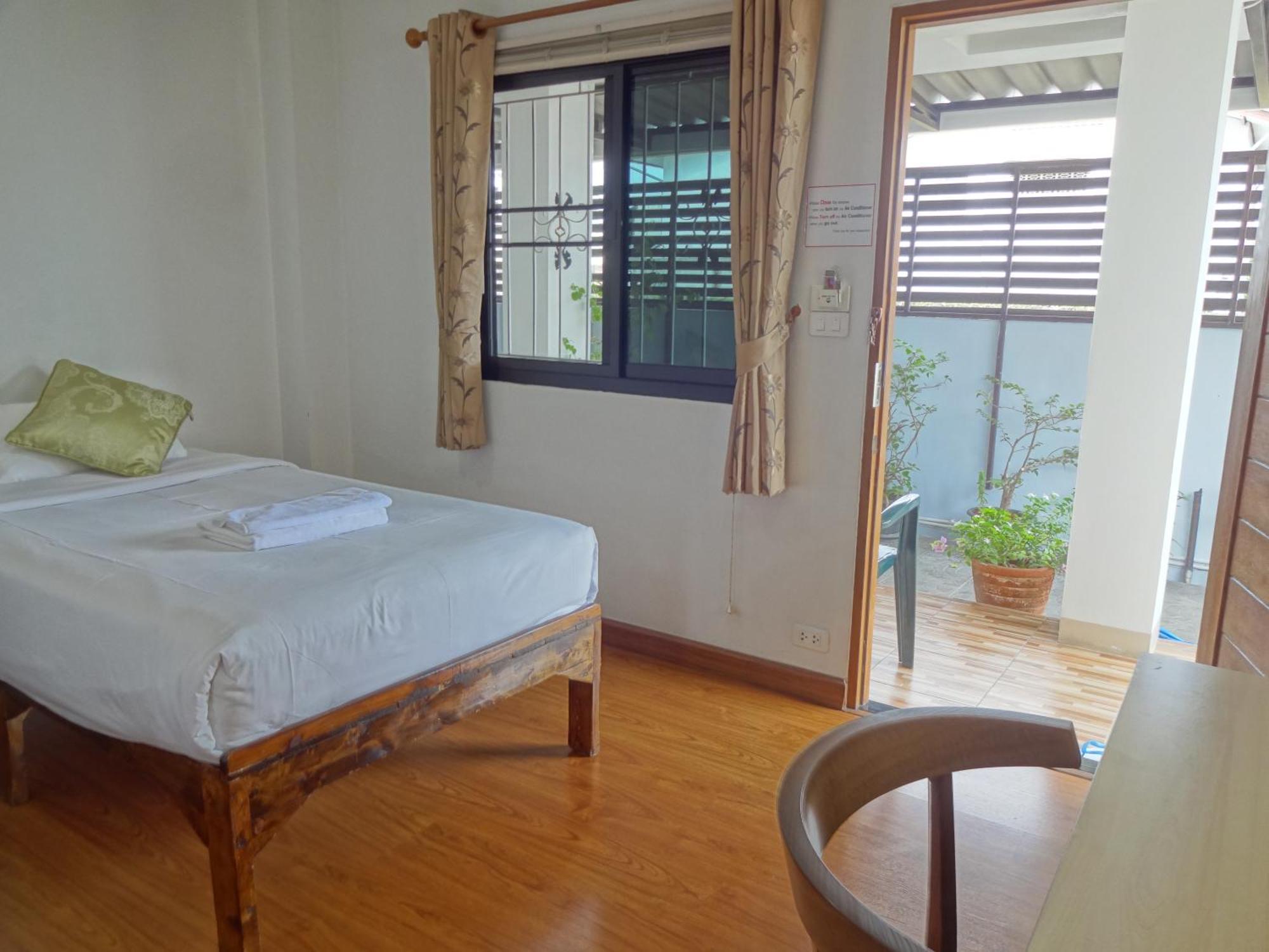 Casa de hóspedes Rena House Chiang Mai