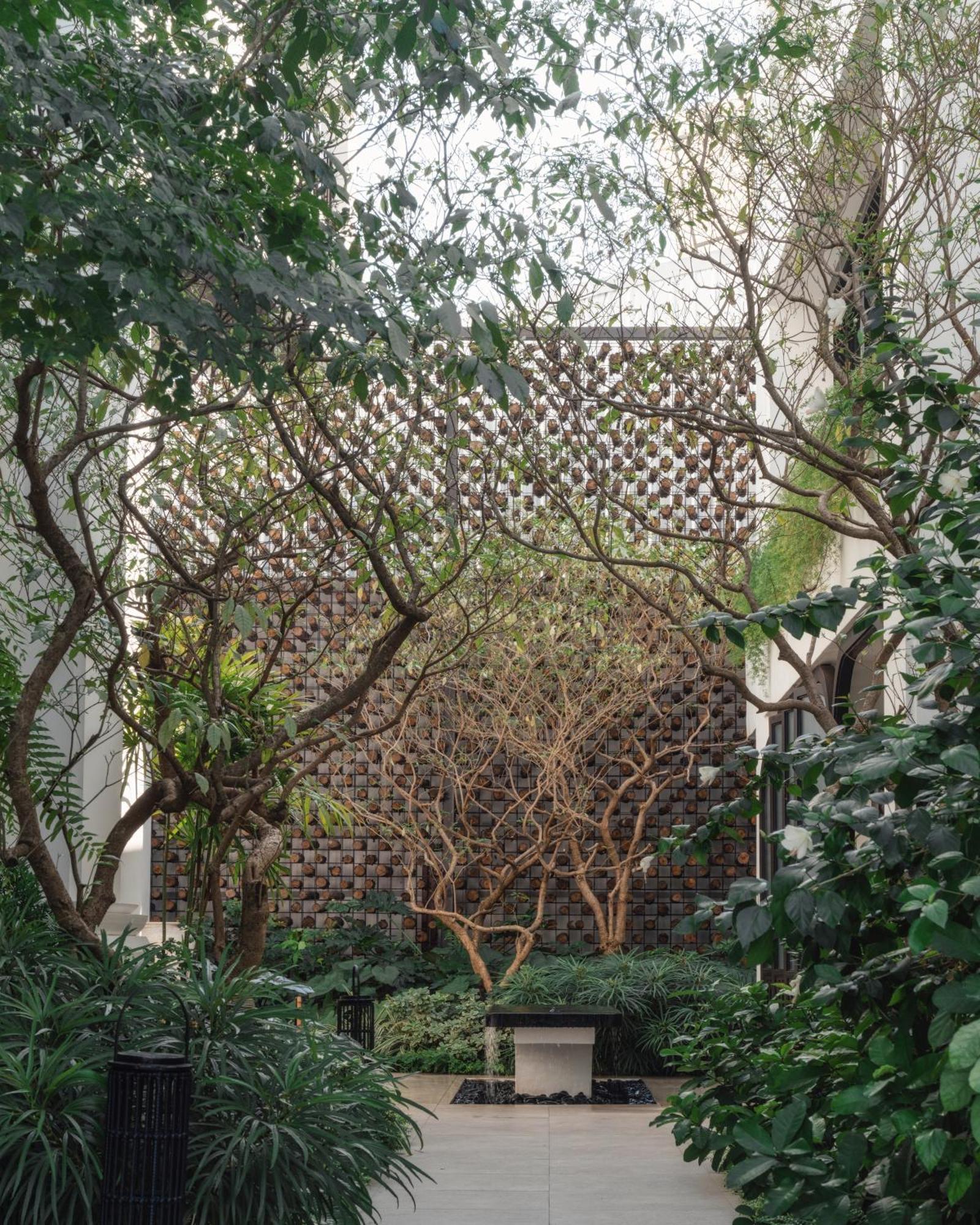 Burirattana Hotel-an Adults Only Hotel Chiang Mai