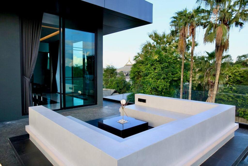 Futuristic Pool With Stunning Mountain View Villa *