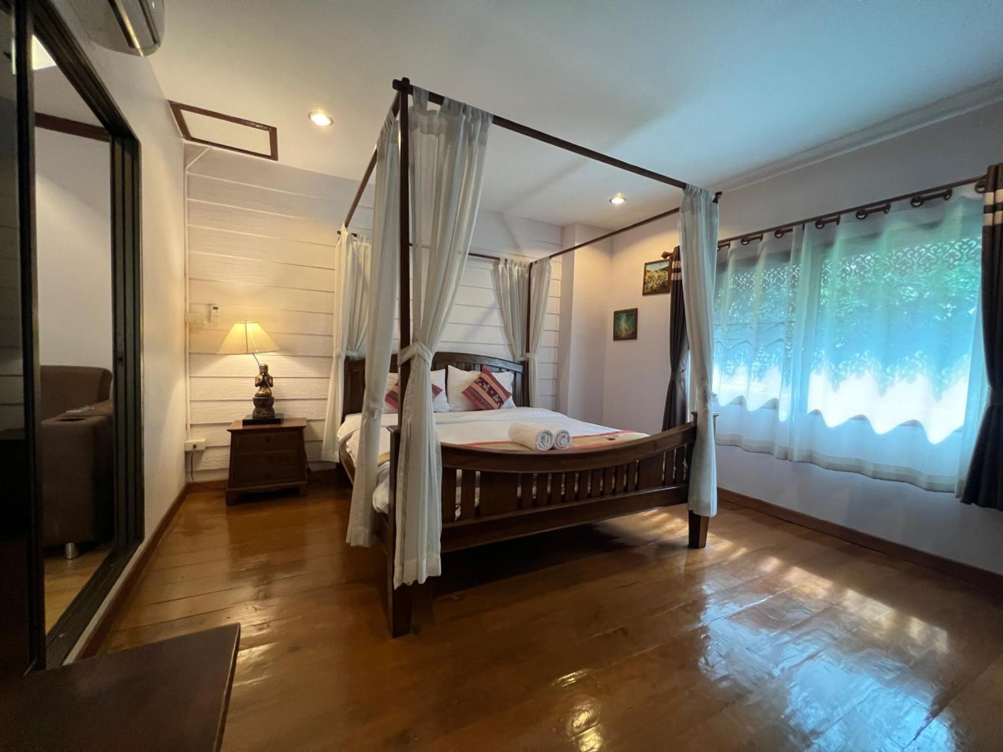 Pha Thai House